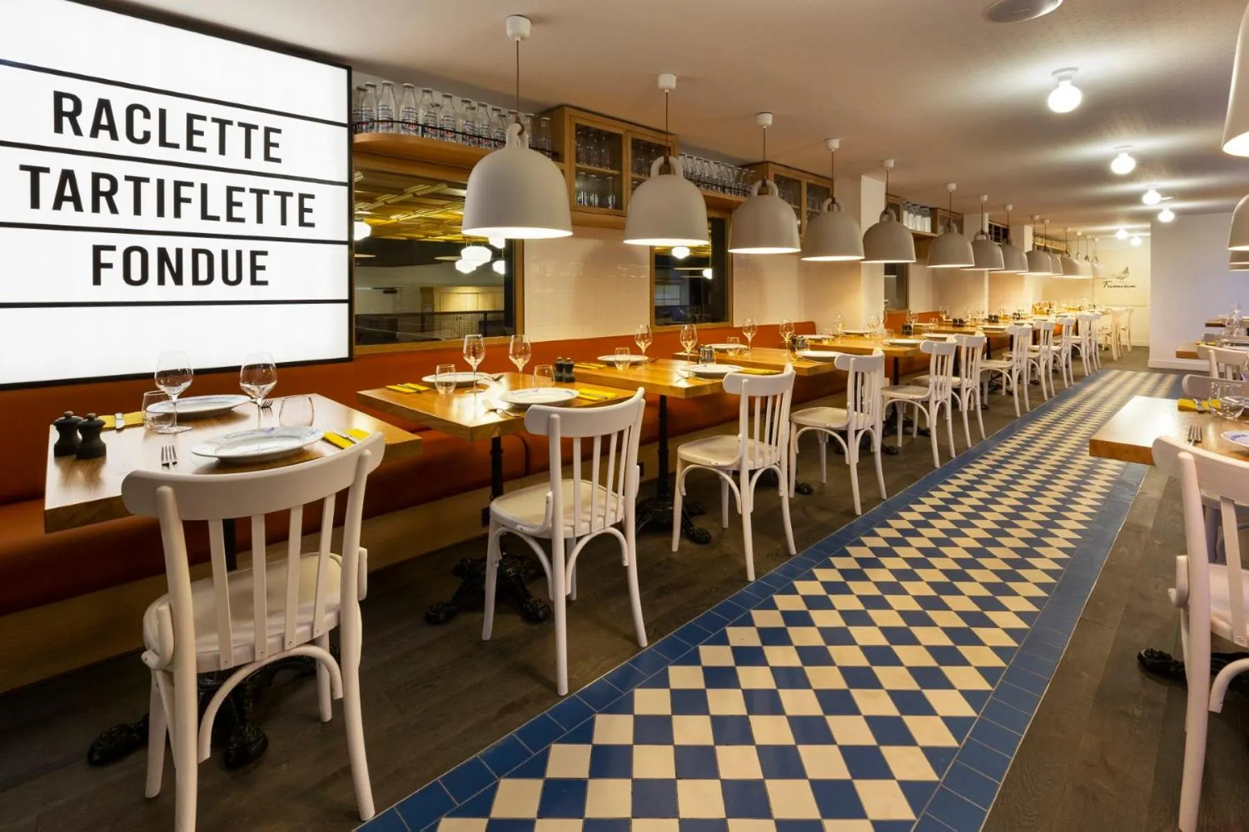 Restaurant/places to eat in RockyPop Flaine Hotel & Spa