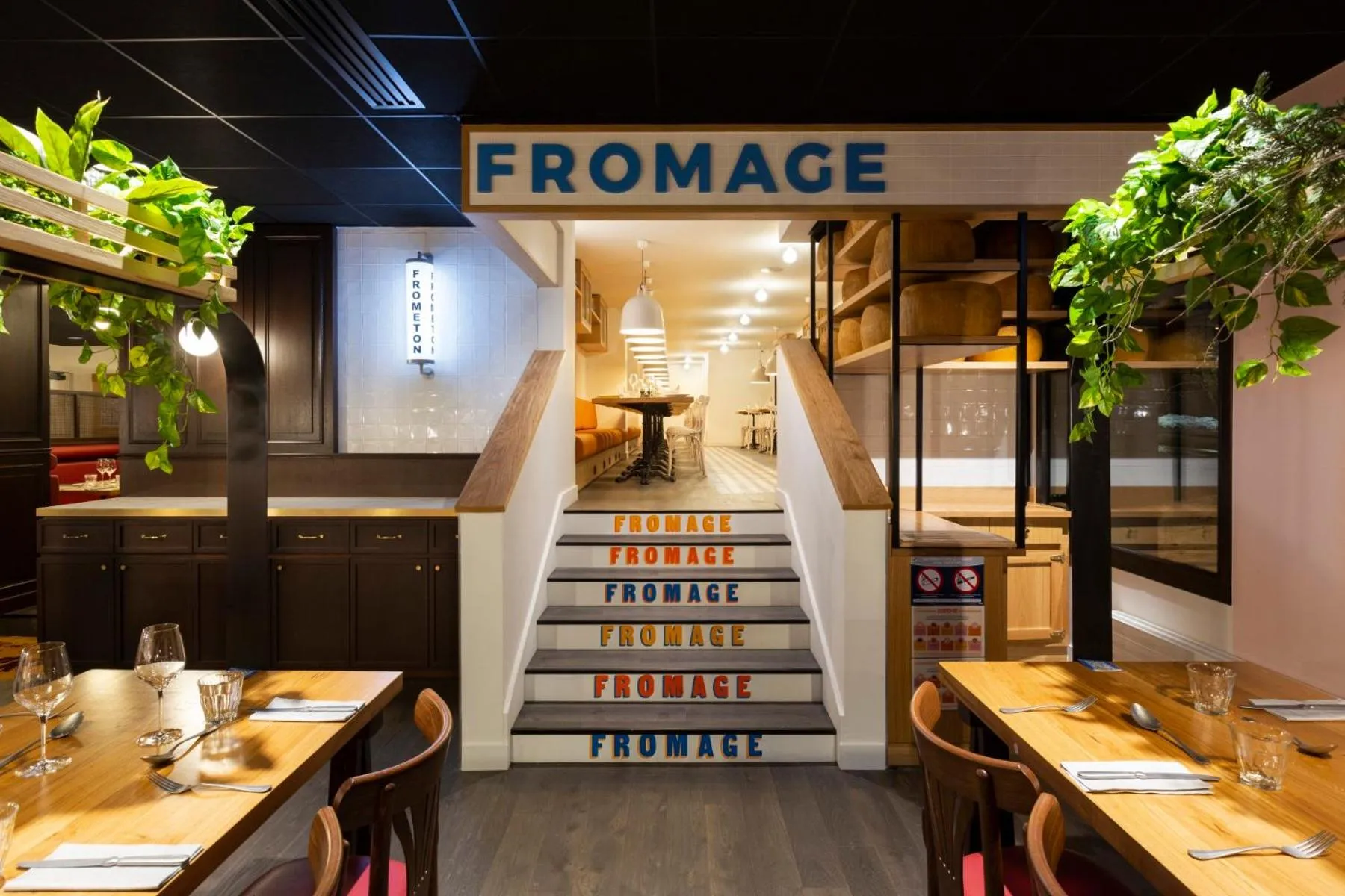 Restaurant/places to eat in RockyPop Flaine Hotel & Spa