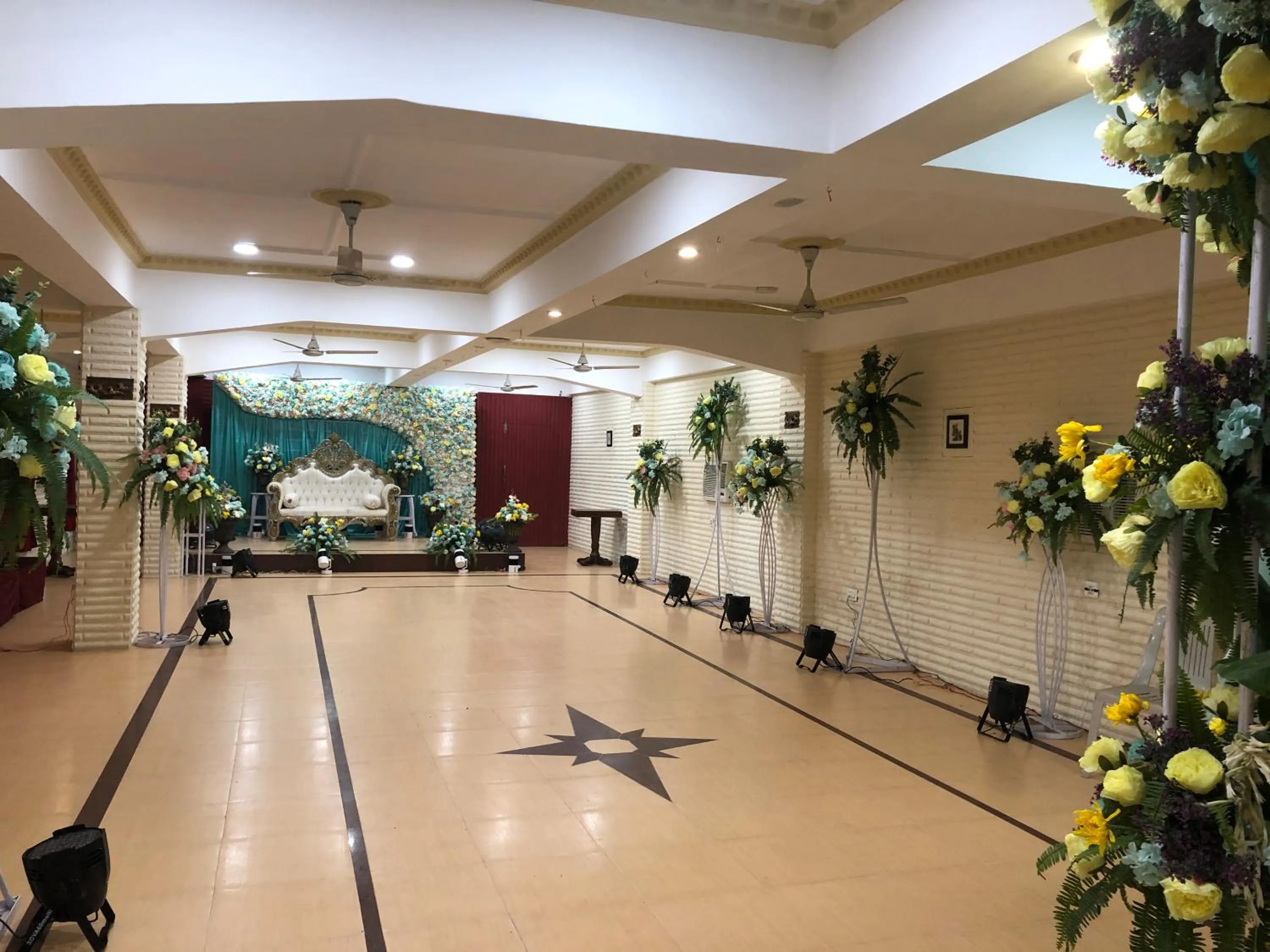 Property building in Hotel Saluja