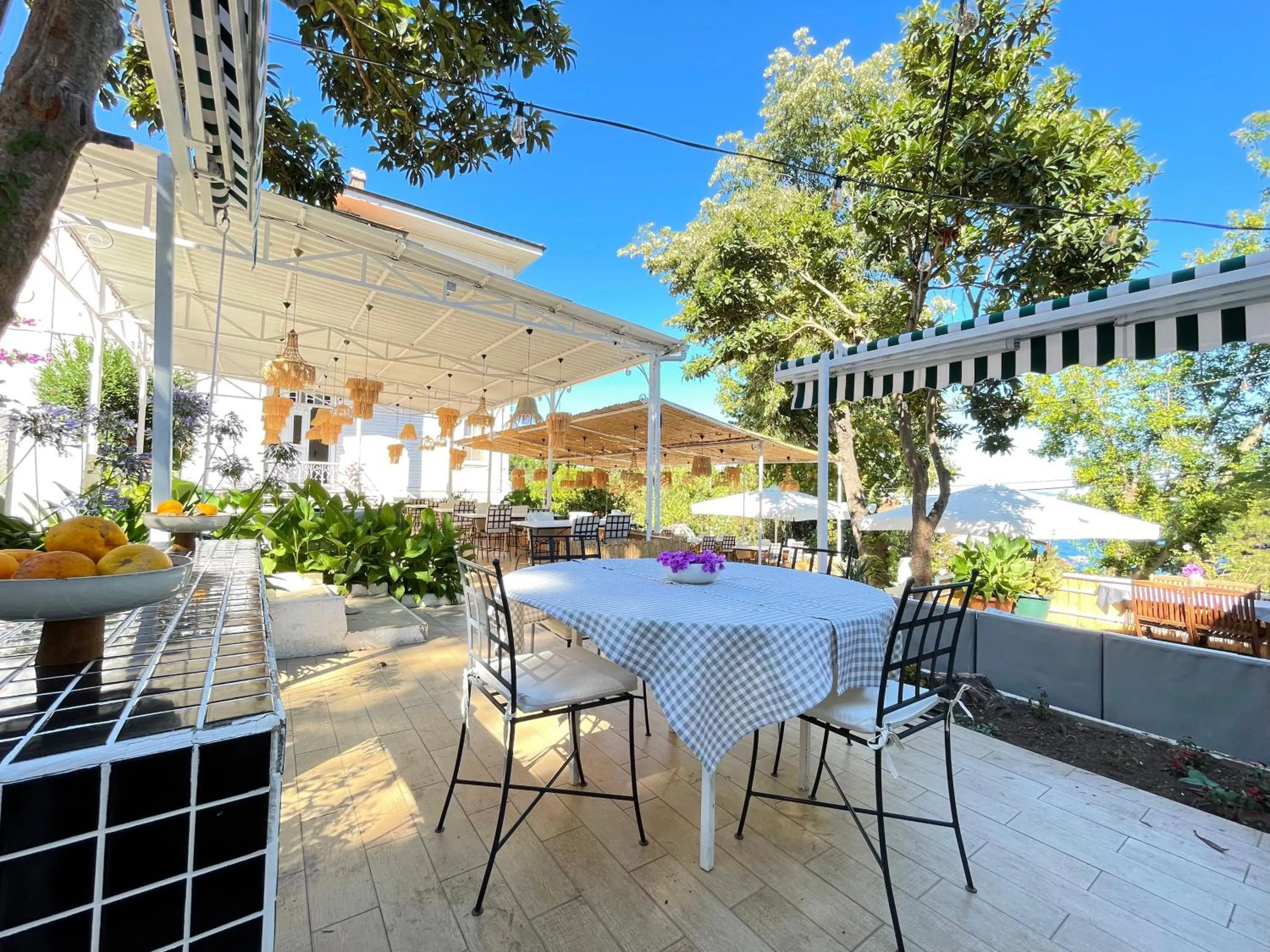 Restaurant/places to eat in Ikigai Hotel Villa Rıfat