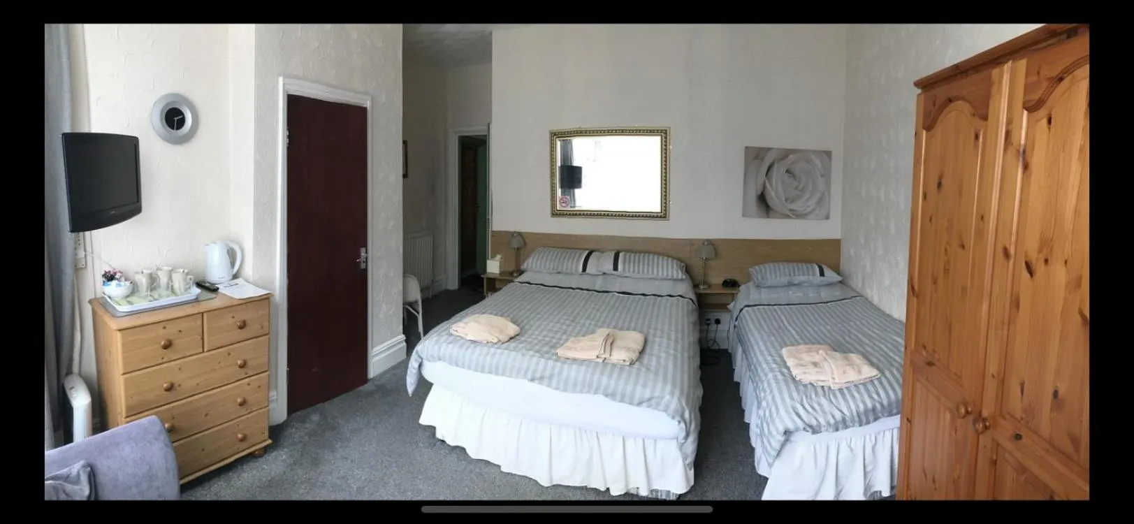 Bed in roosevelt lodge