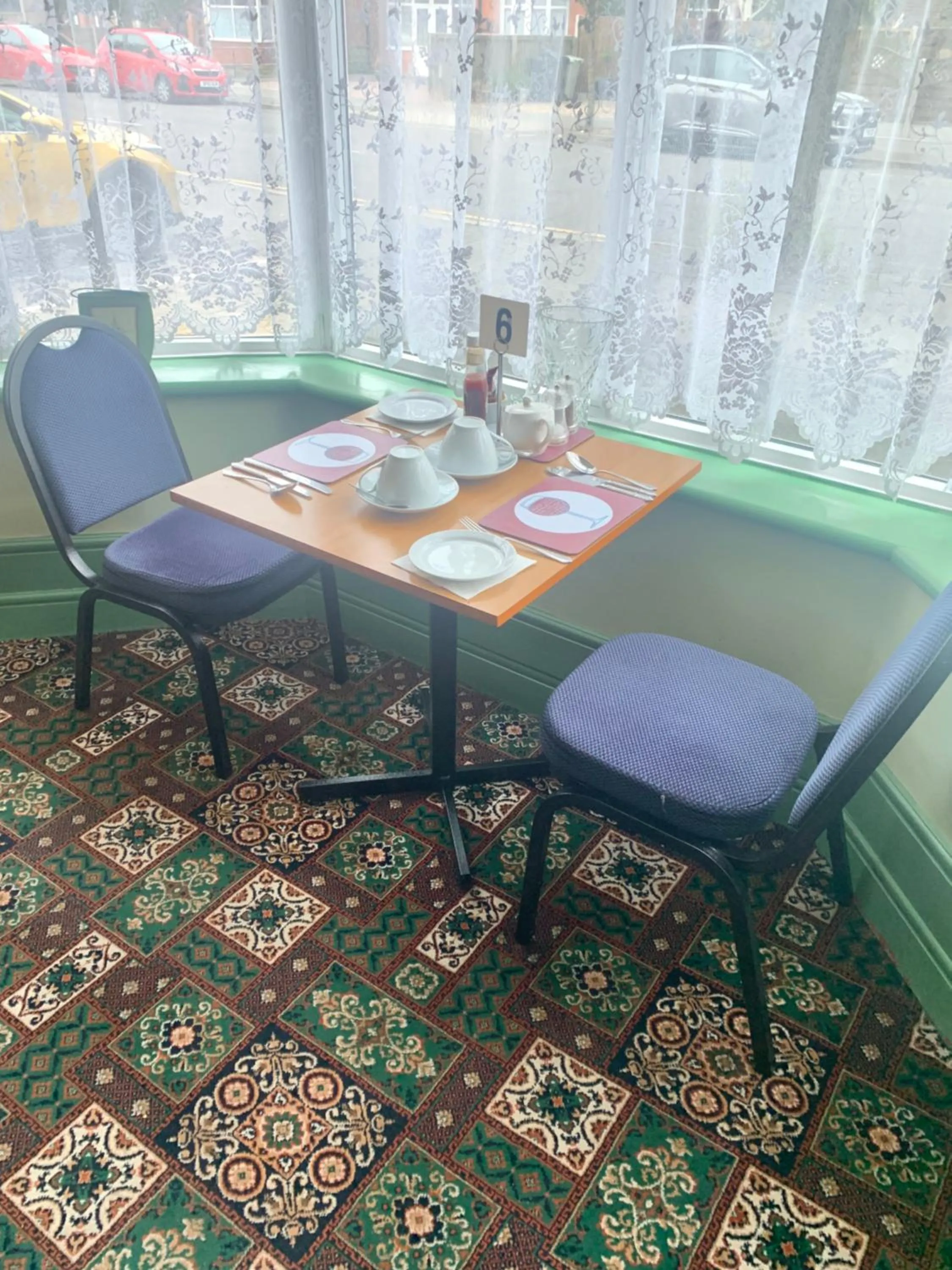 Dining area in roosevelt lodge