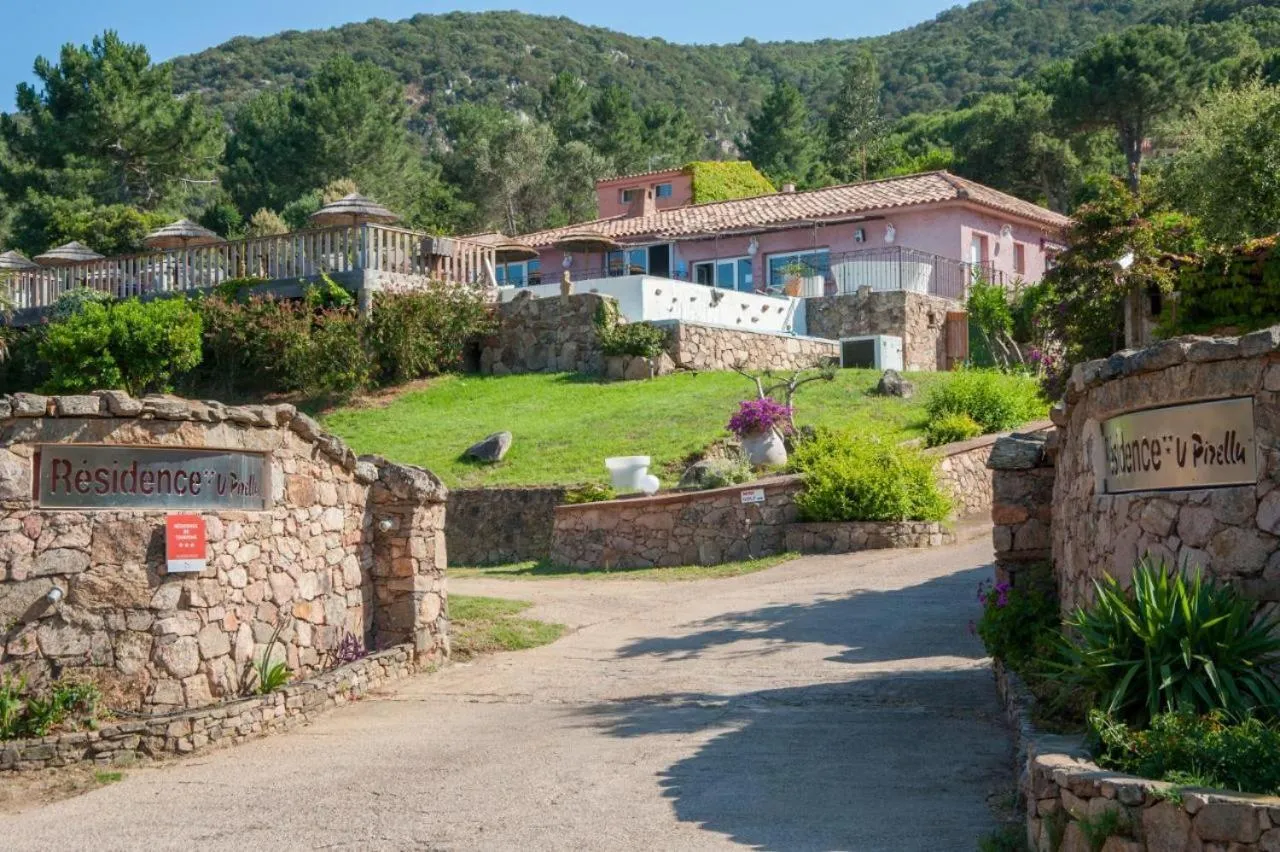 Restaurant/places to eat in Domaine de Sonia - Logements éco-insolites