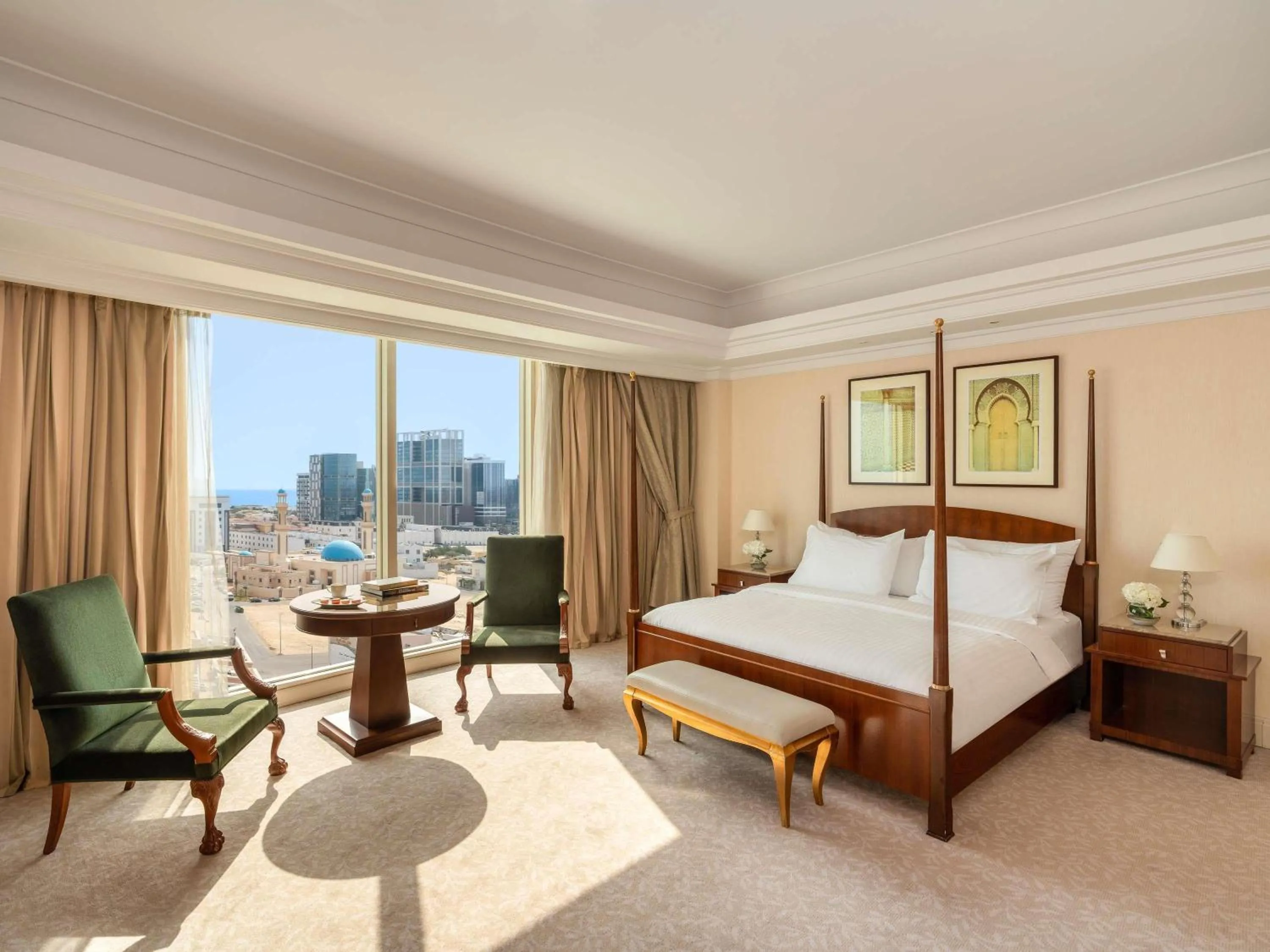 Bedroom, Bed in Mövenpick Hotel Al Khobar