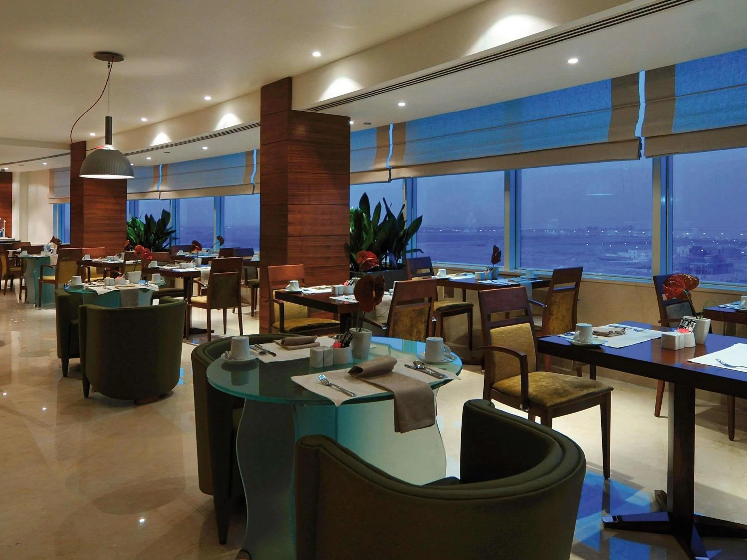 Lounge or bar in Mövenpick Hotel Al Khobar