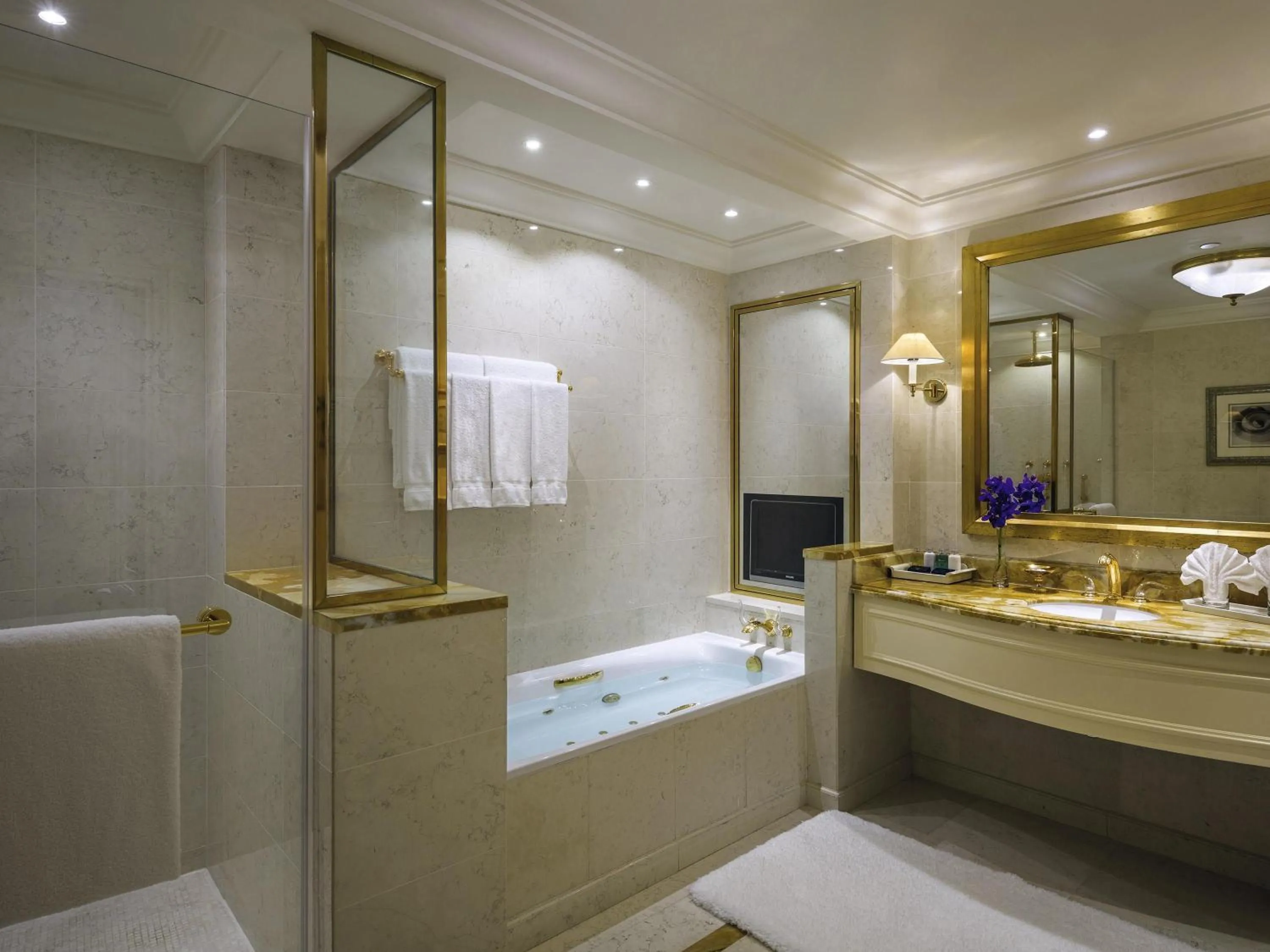 Photo of the whole room in Mövenpick Hotel Al Khobar