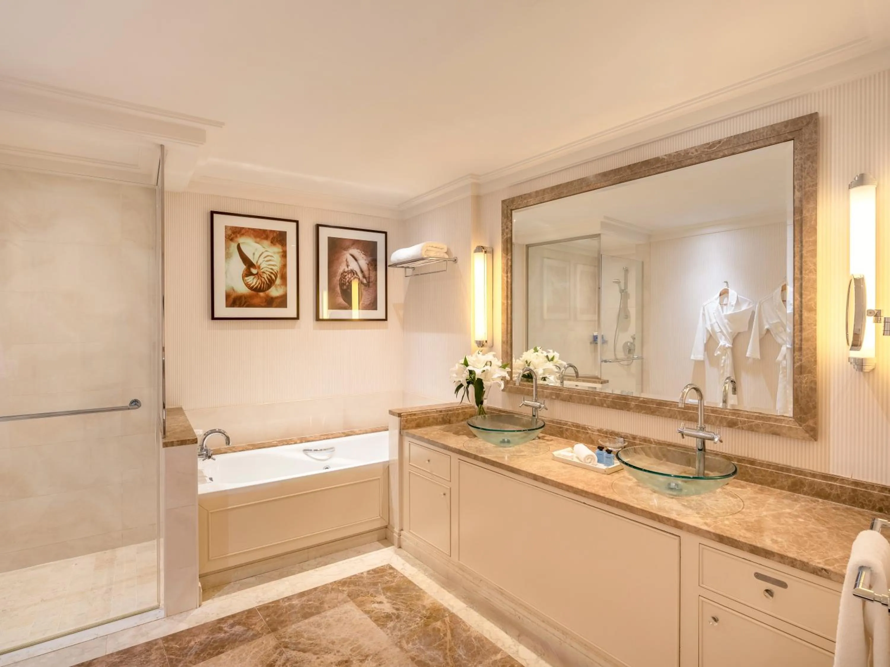 Toilet in Mövenpick Hotel Al Khobar