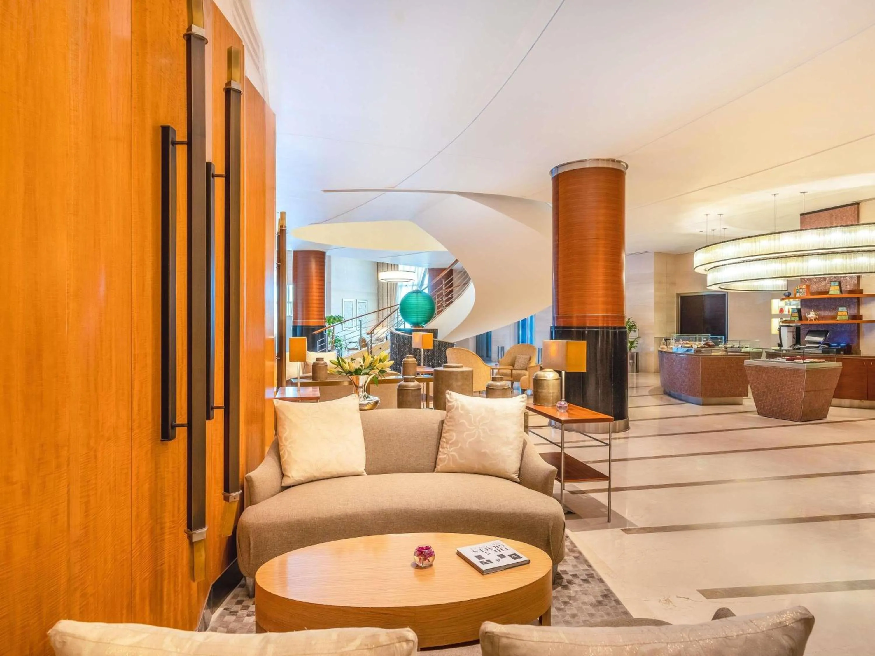 Lounge or bar in Mövenpick Hotel Al Khobar