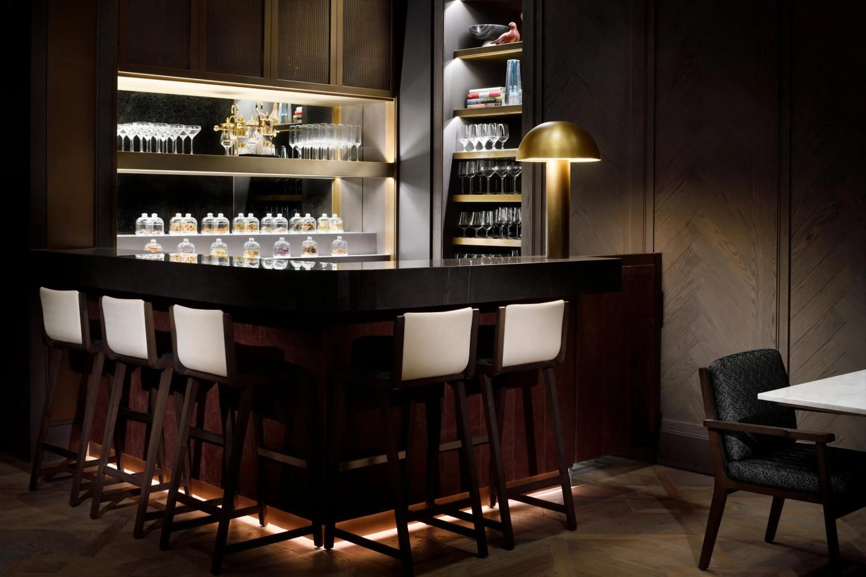 Lounge or bar in Address Downtown