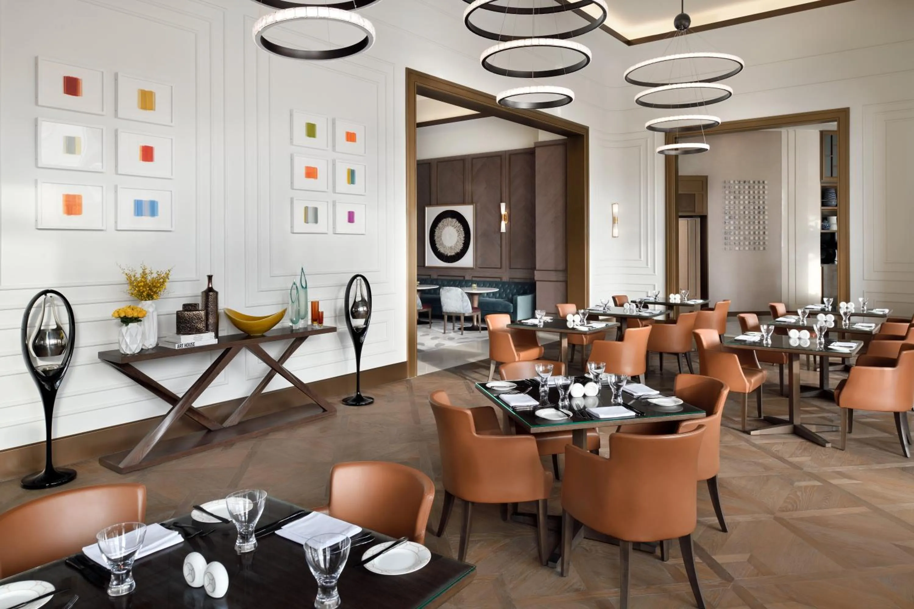 Restaurant/places to eat in Address Downtown