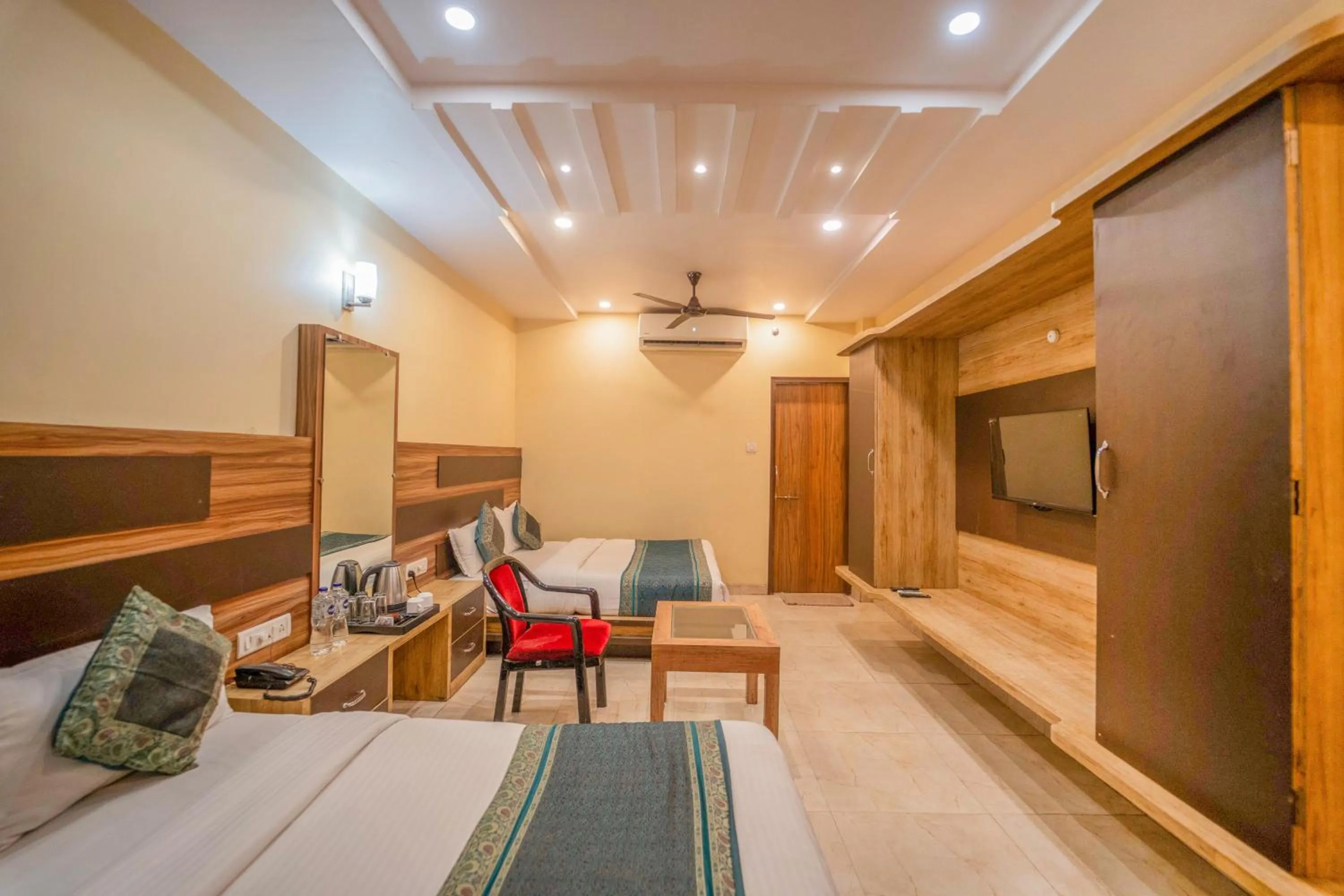 Bedroom, Bed in HOTEL AUGUSTO