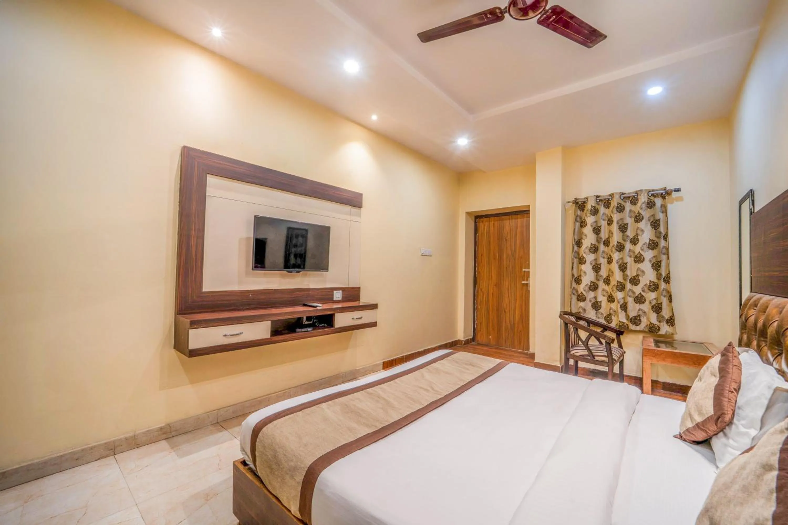 Bed in HOTEL AUGUSTO