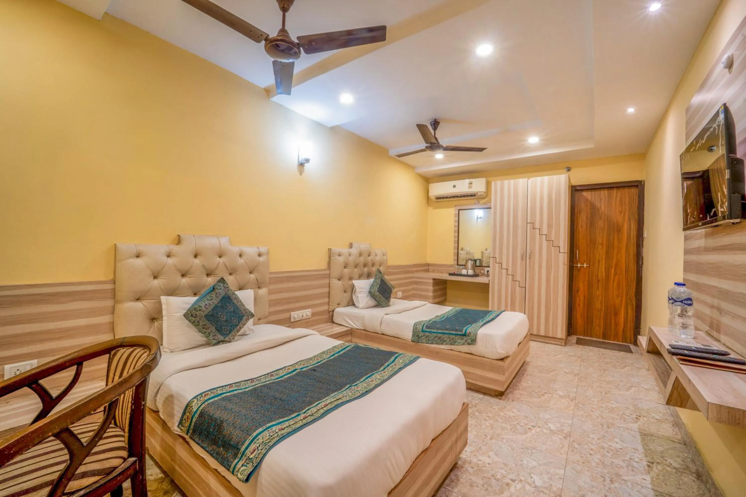 Bedroom, Bed in HOTEL AUGUSTO