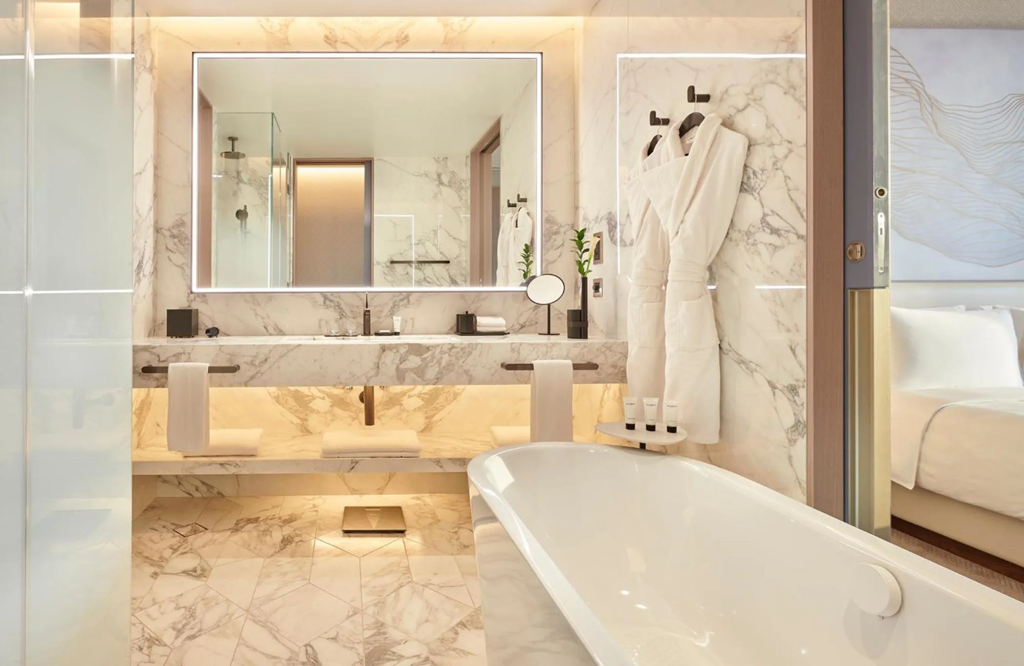 Shower, Bed in Grand Hyatt Kuwait