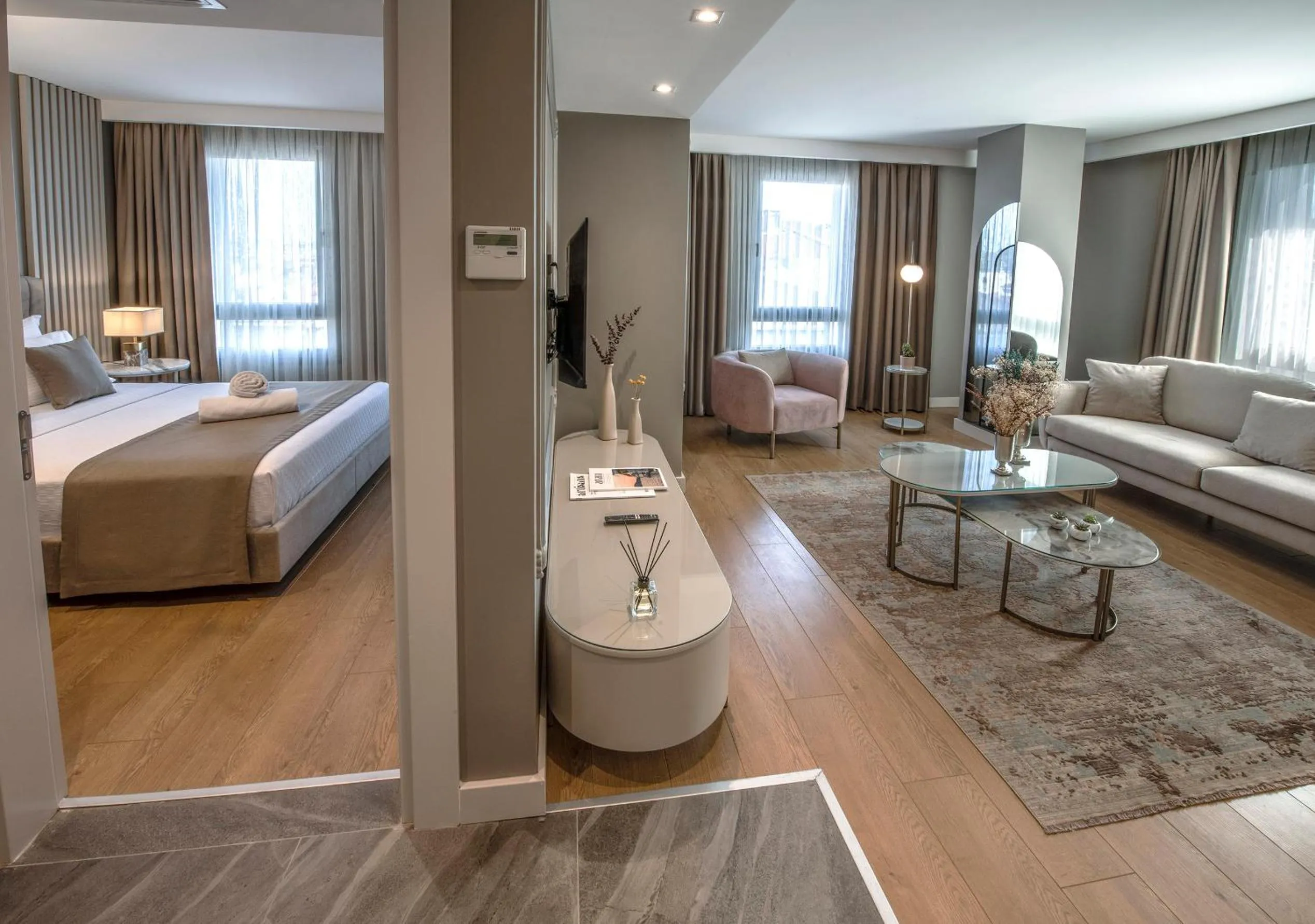 Photo of the whole room, Bed in Valente Suites&Hotel