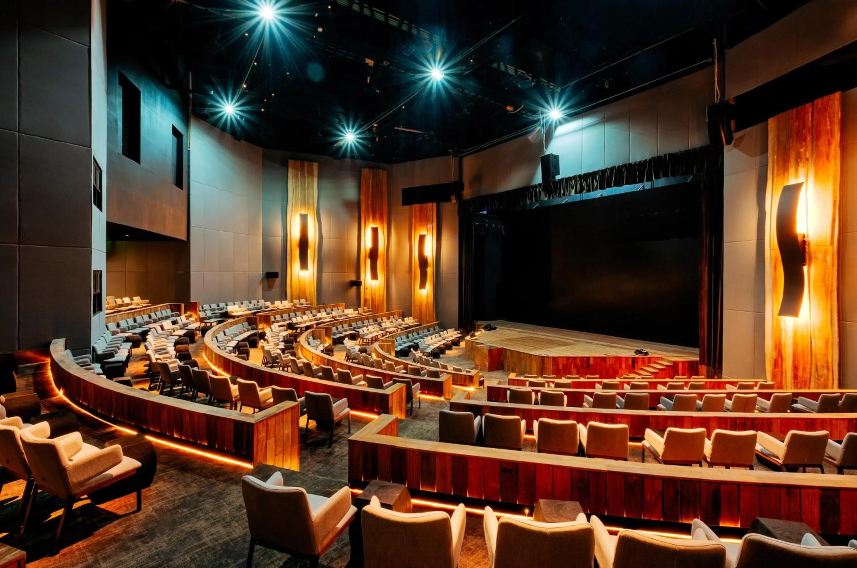 Entertainment in Impression Moxché by Secrets - Adults Only