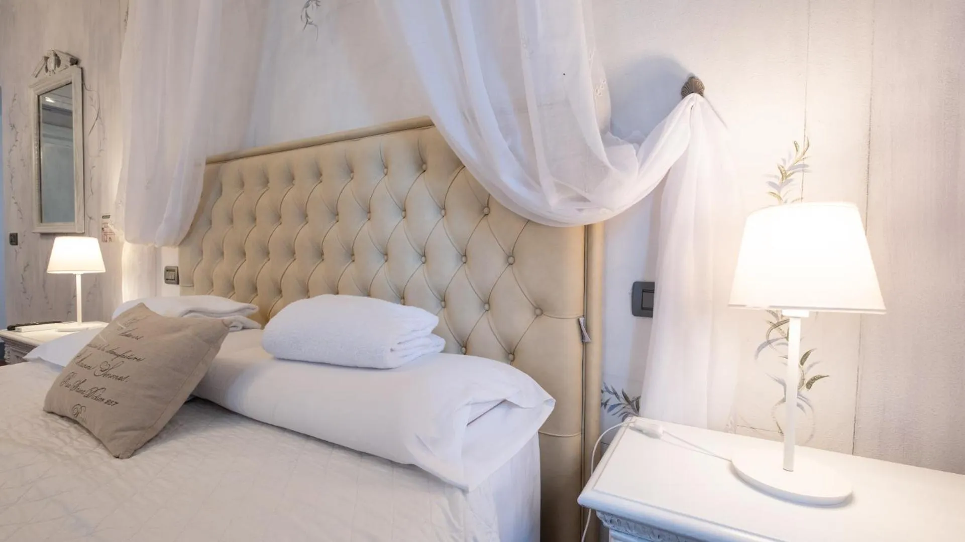 Bedroom, Bed in Il Castagnolo Country B&B