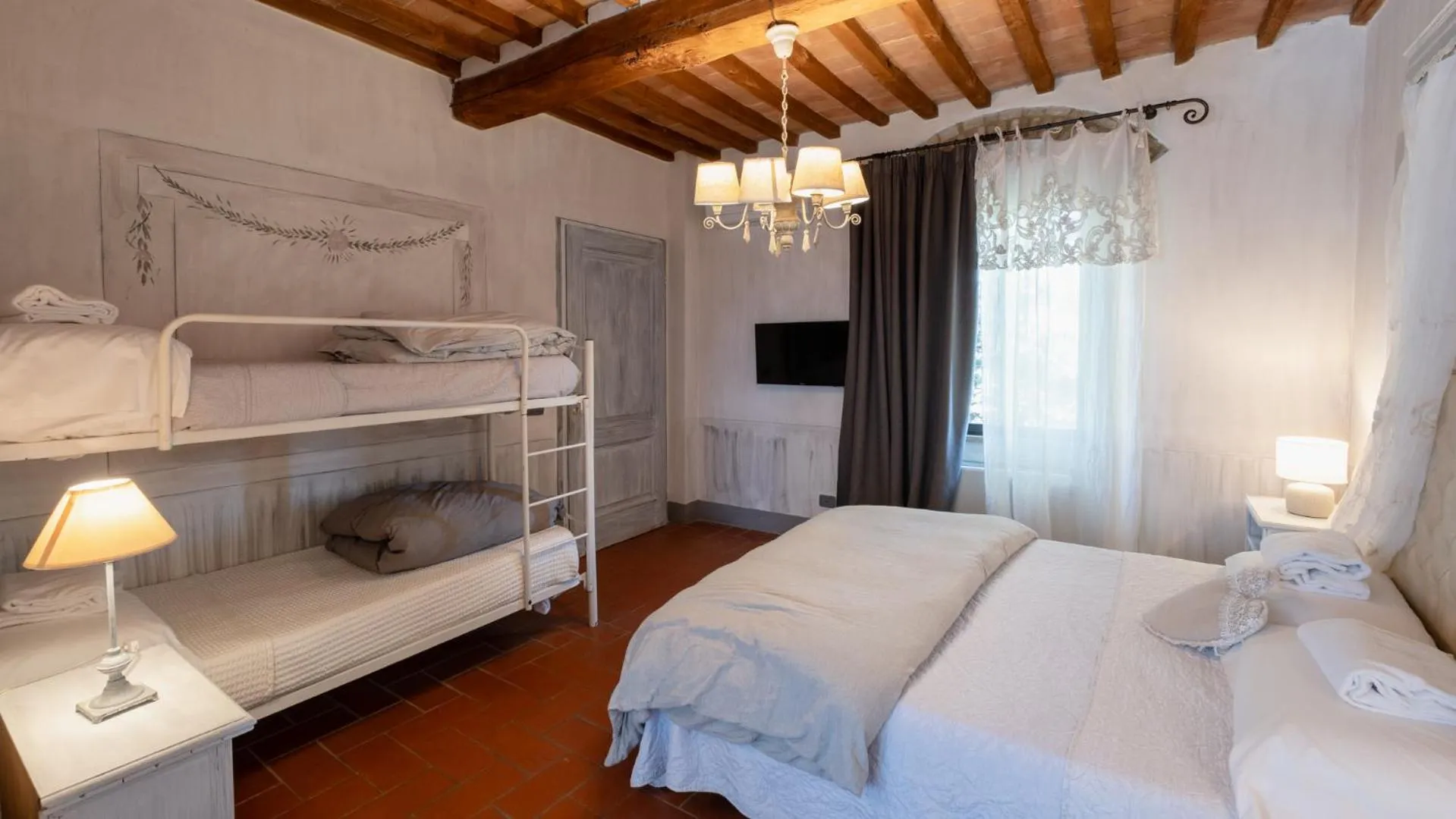 bunk bed, Bed in Il Castagnolo Country B&B
