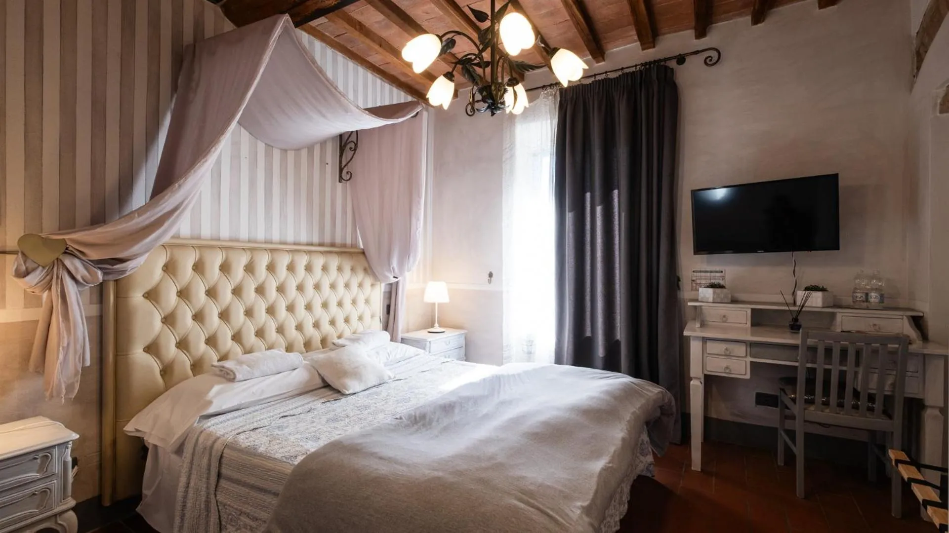 Bedroom, Bed in Il Castagnolo Country B&B