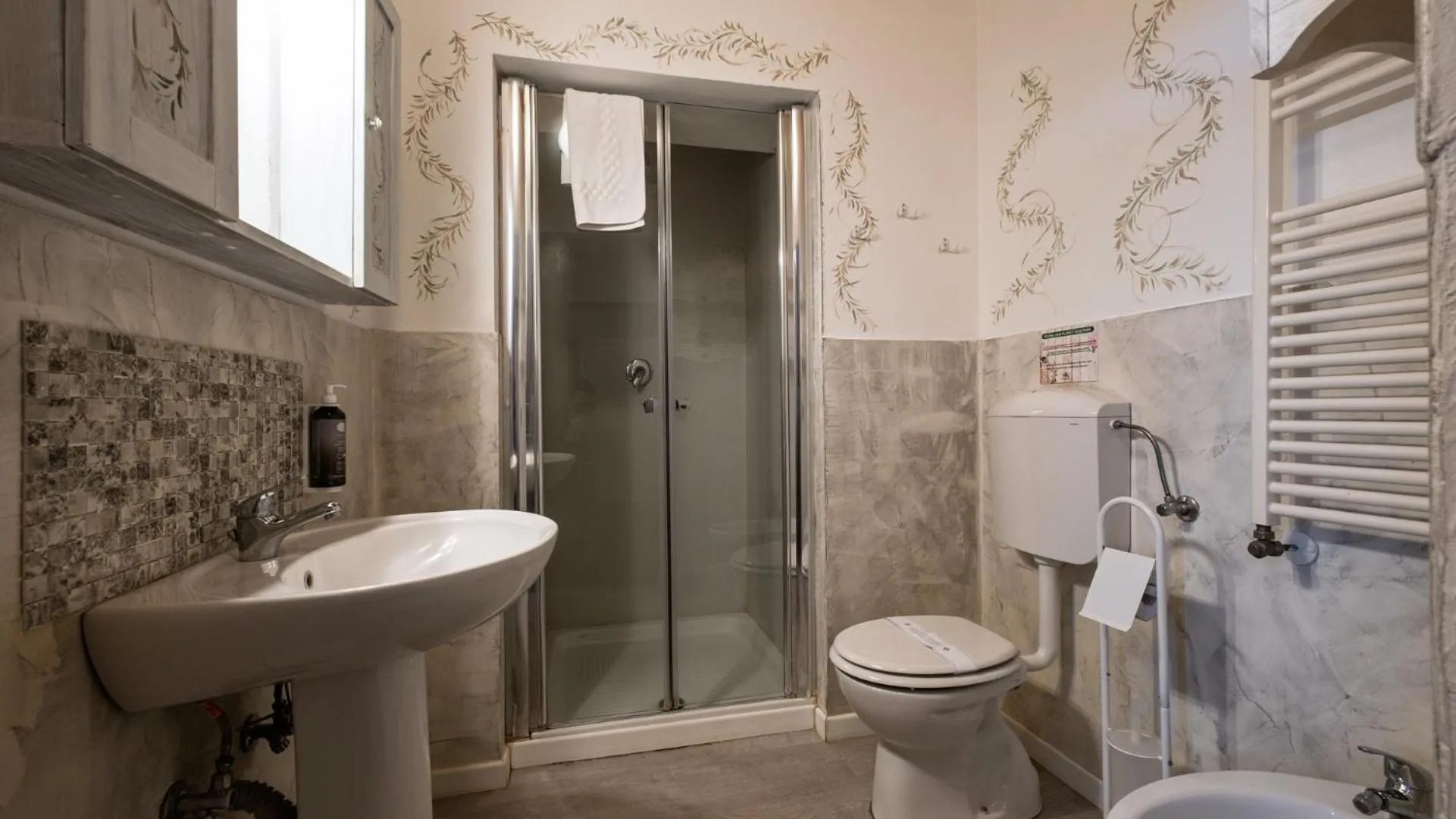 Bathroom in Il Castagnolo Country B&B