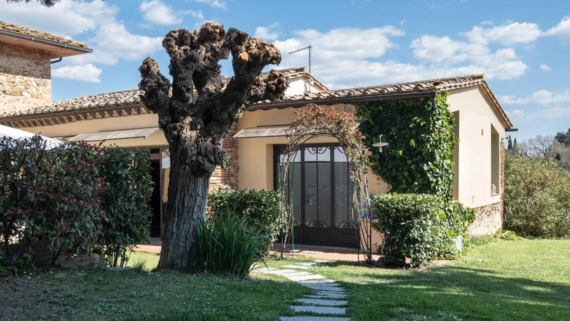 Bedroom in Il Castagnolo Country B&B