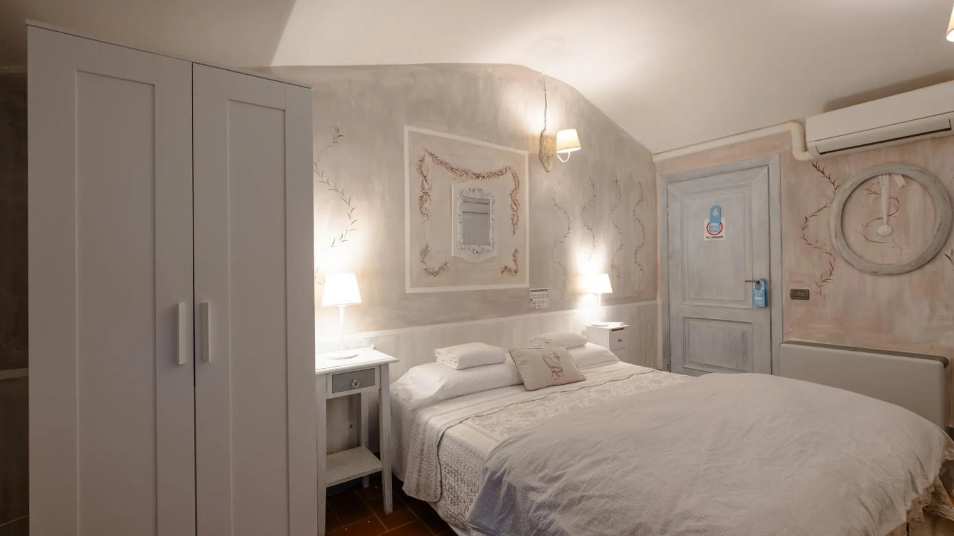 Bedroom, Bed in Il Castagnolo Country B&B