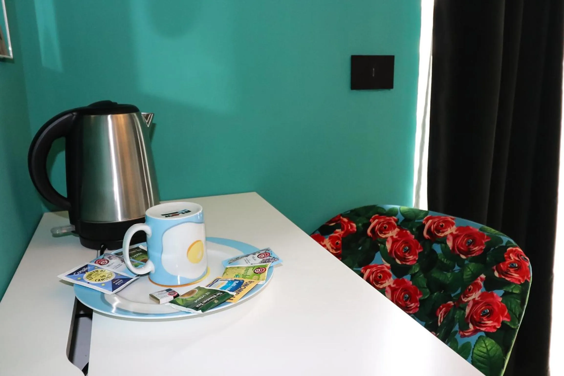 Coffee/tea facilities in Aron Only Suites Bed and Breakfast