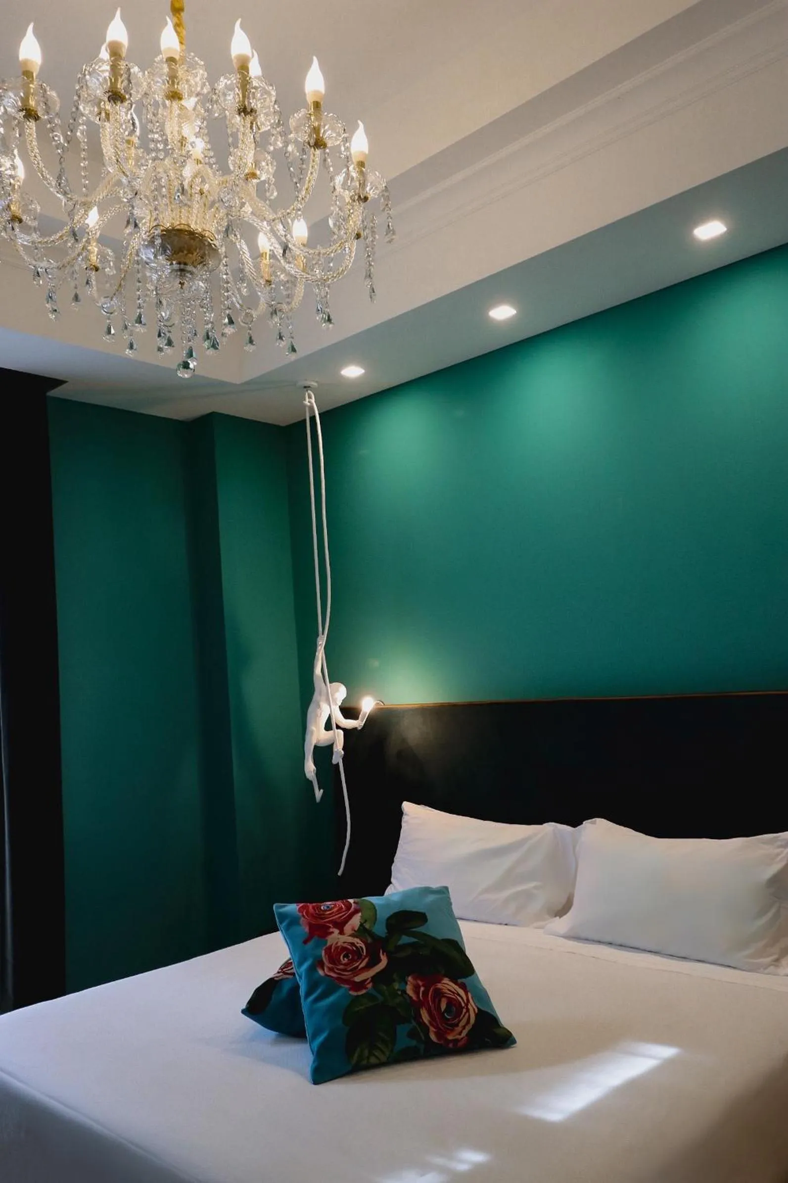 Bed in Aron Only Suites Bed and Breakfast