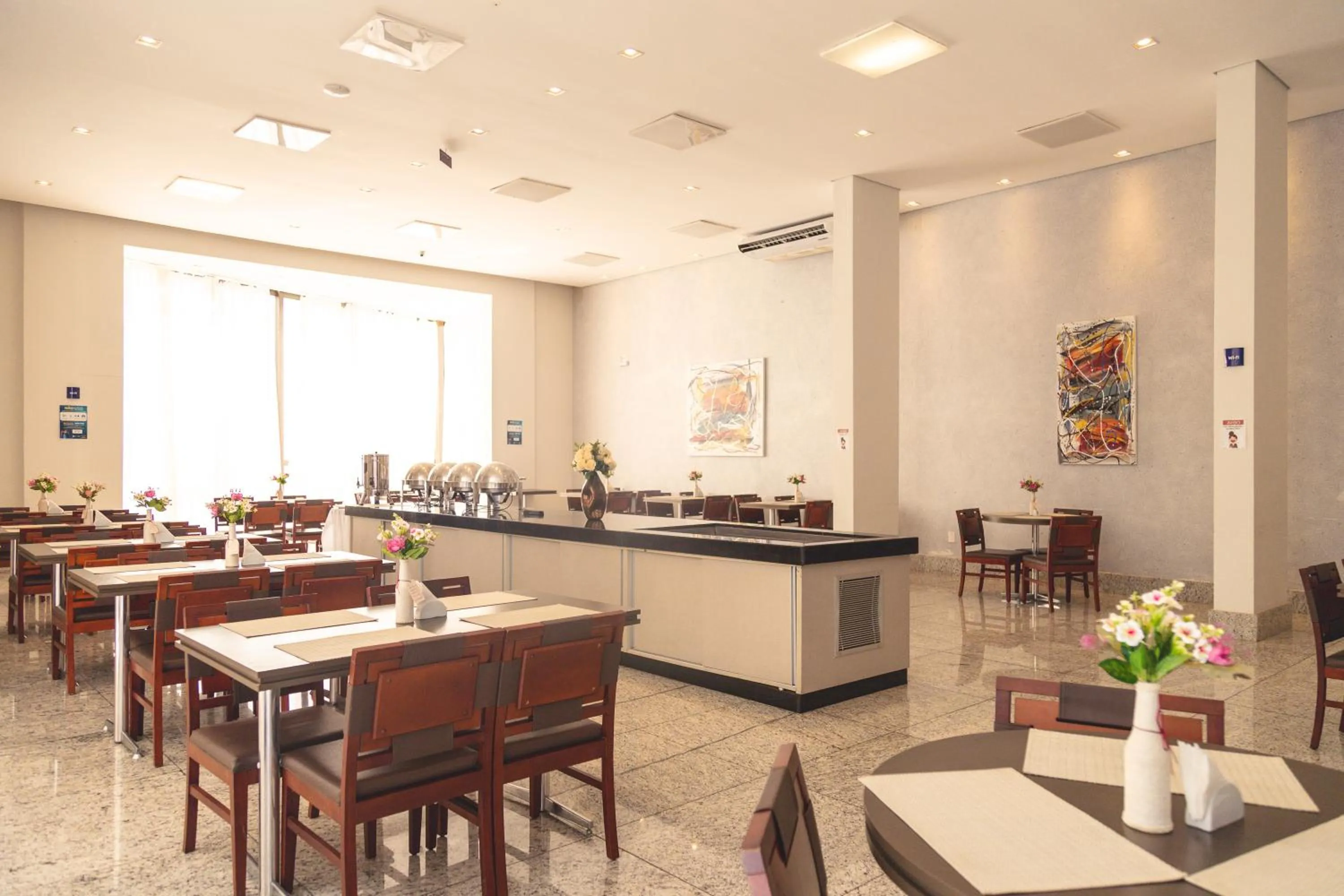 Restaurant/places to eat in Lagoon Prime Hotel