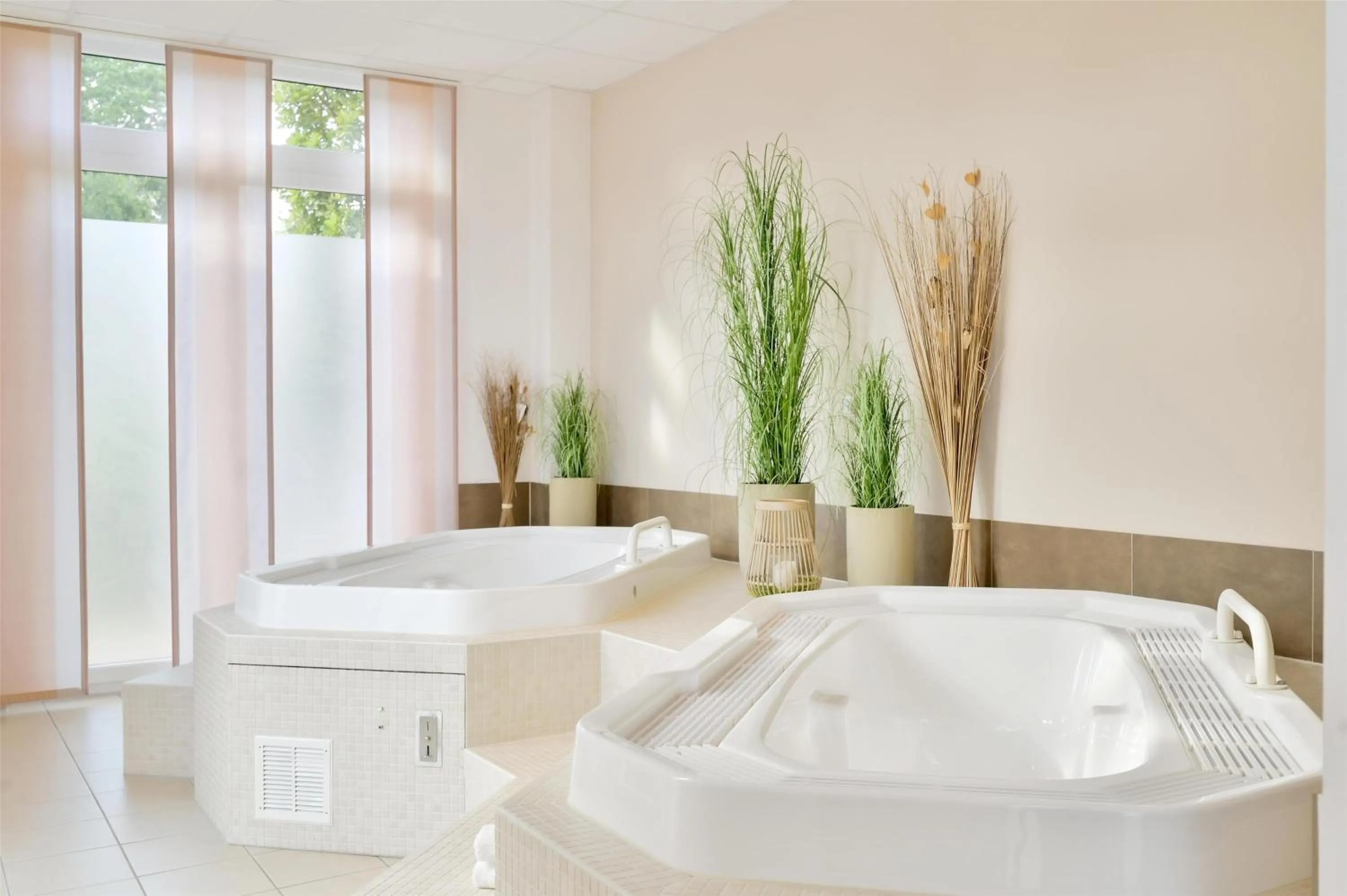 Pool view in Best Western Plus Hotel Papenburg