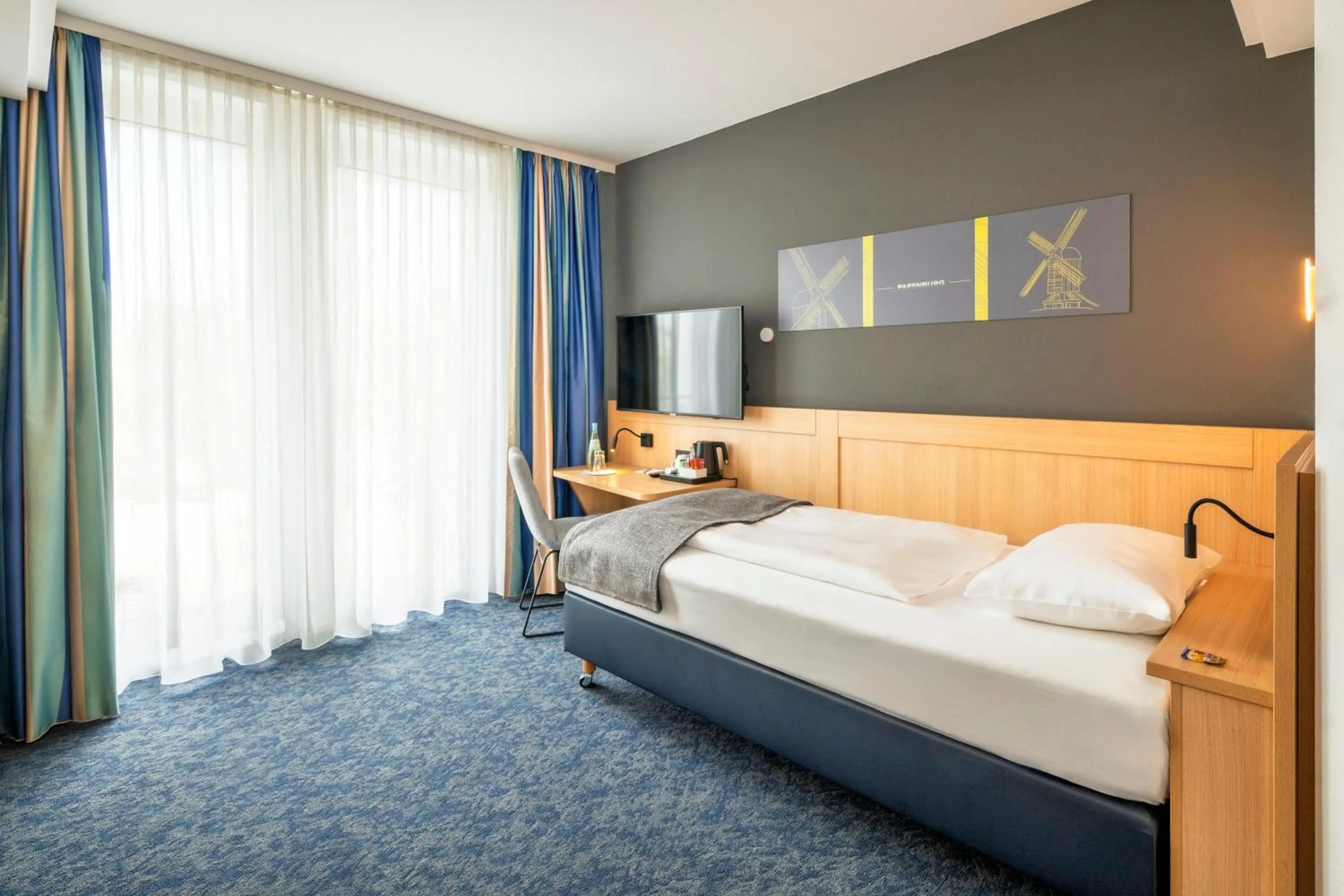 Photo of the whole room, Bed in Best Western Plus Hotel Papenburg
