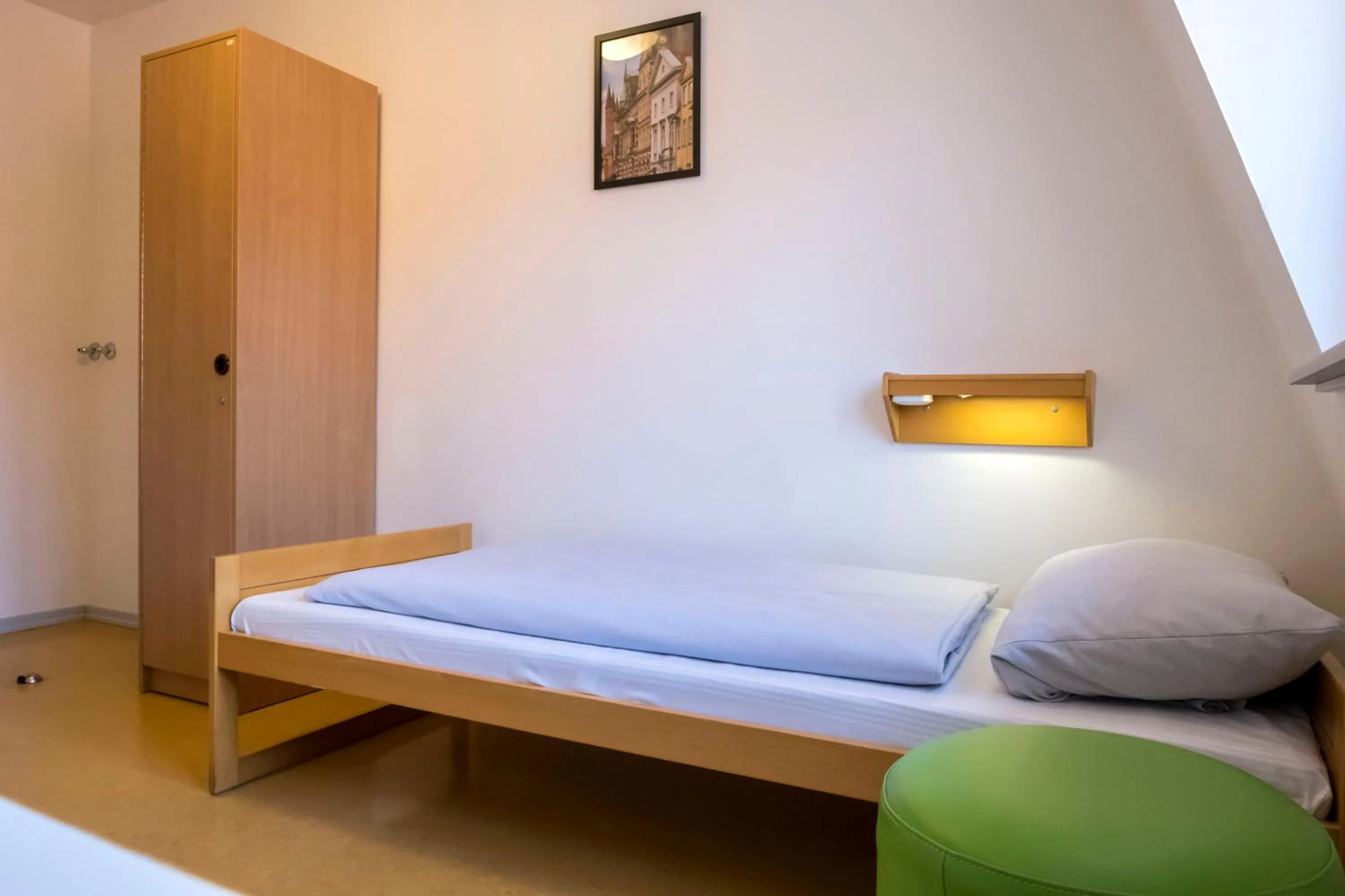 Standard Single Room with Shared Bathroom in Jugendherberge Lübeck Altstadt