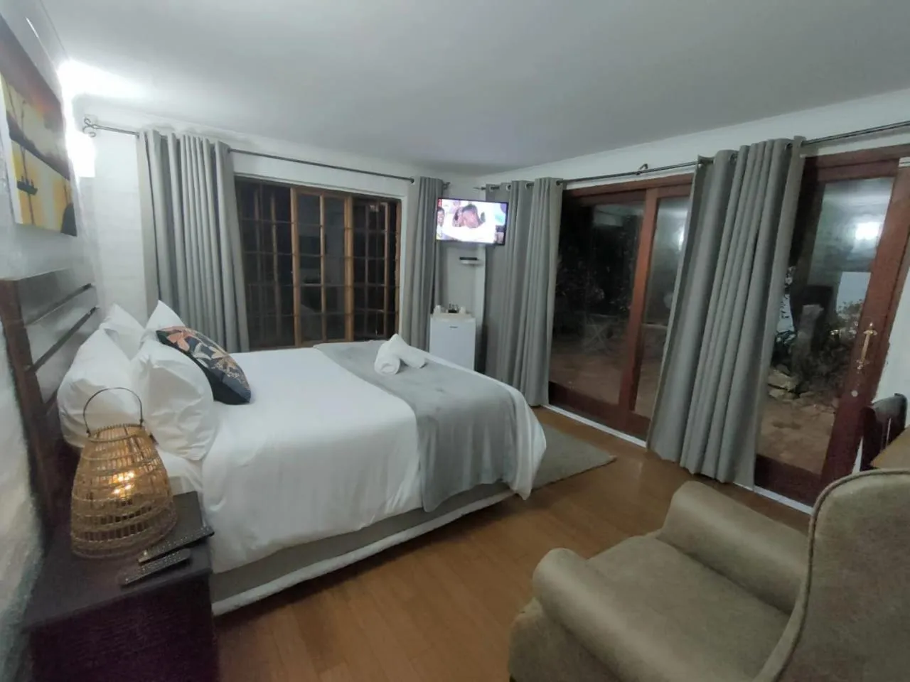 Photo of the whole room, Bed in Libra Lodge & Spa - Randburg, Johannesburg