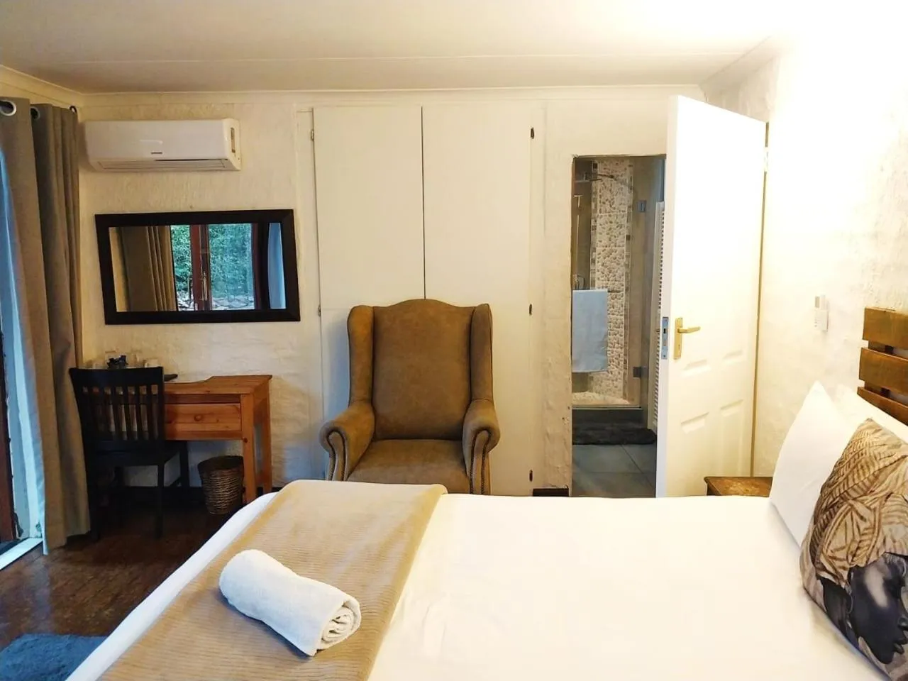 air conditioner, Bed in Libra Lodge & Spa - Randburg, Johannesburg