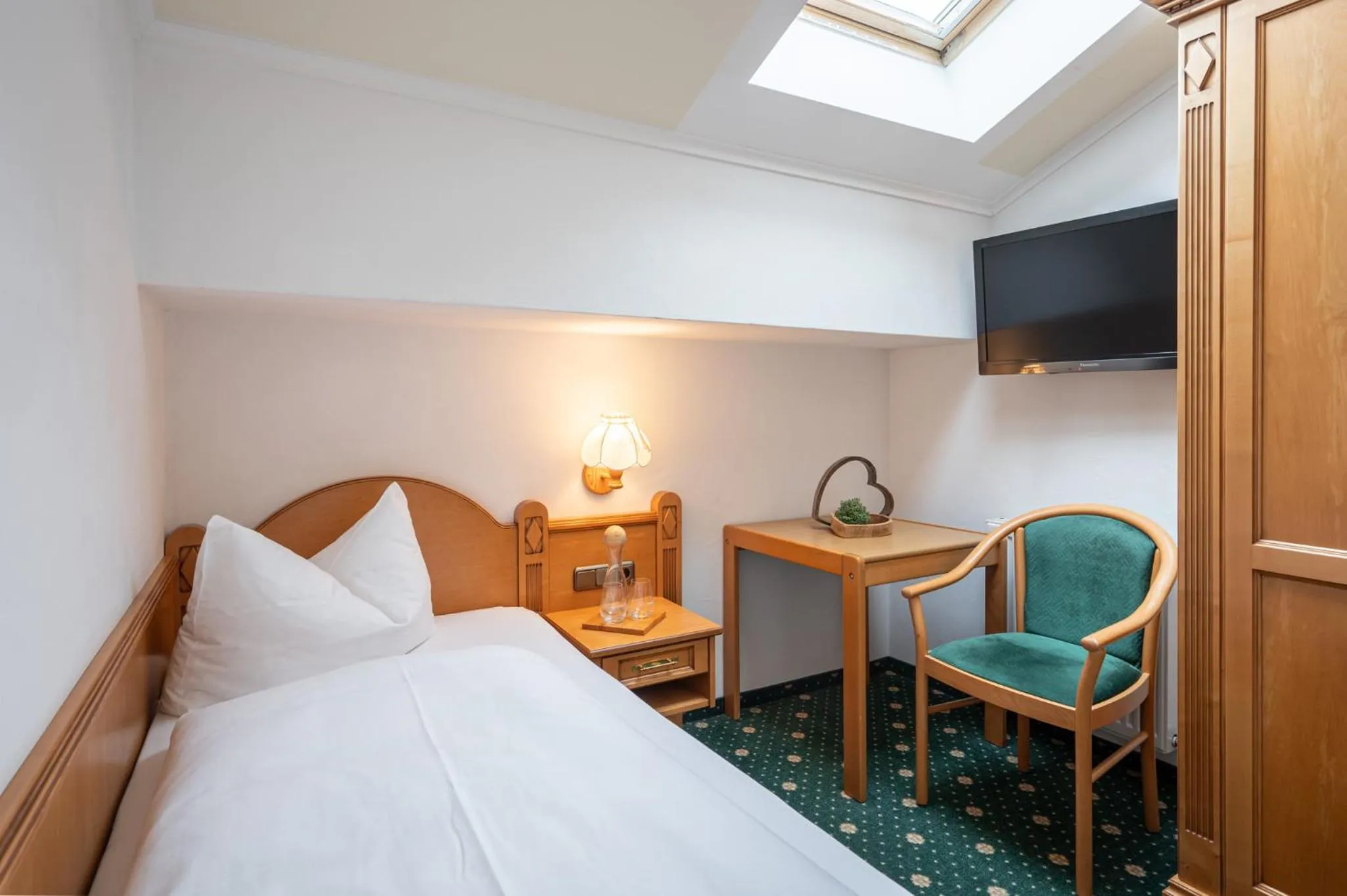 Bed in Wohlfühlhotel Berwanger Hof