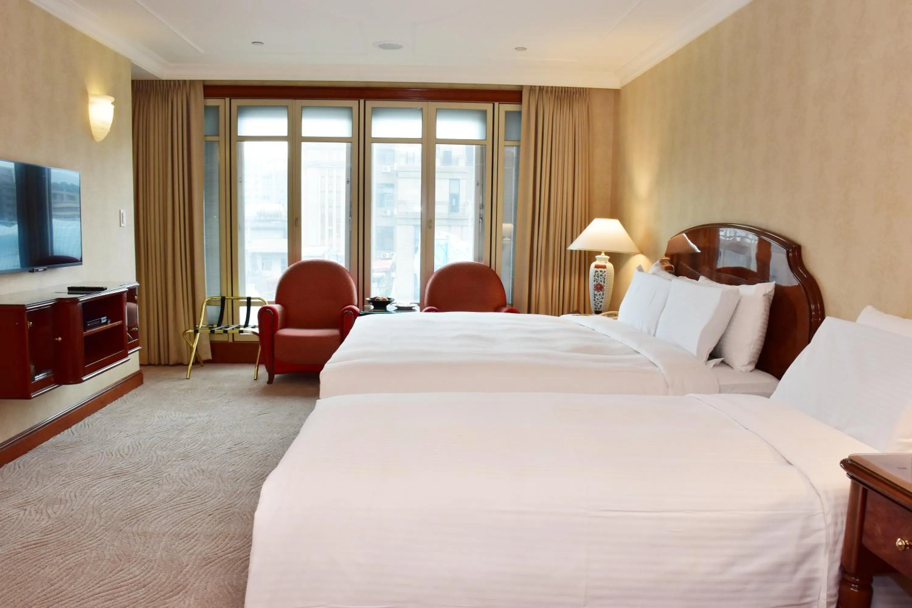 Bedroom, Bed in Evergreen Laurel Hotel Taipei