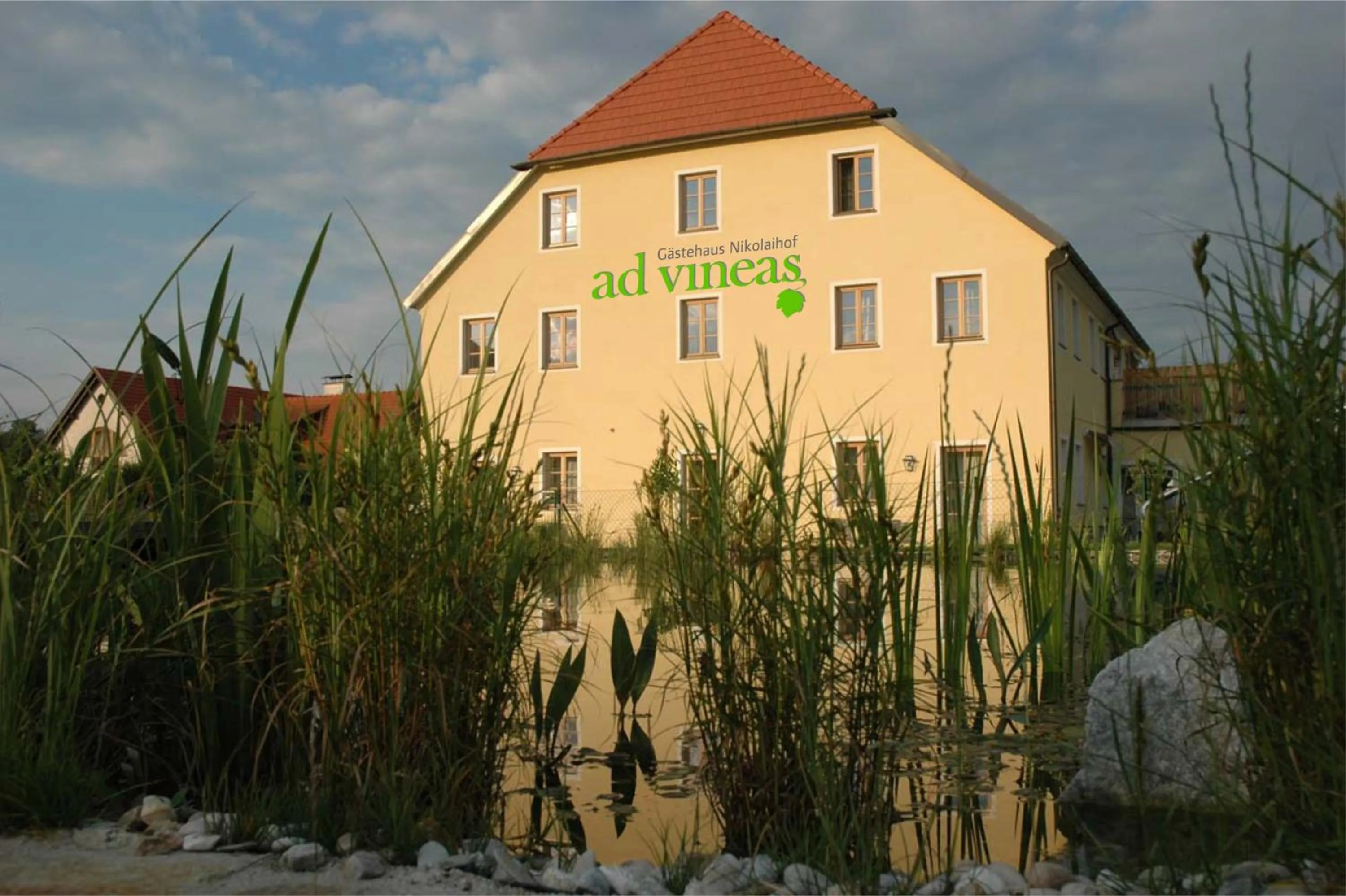 Property building in ad vineas Gästehaus Nikolaihof-Hotel Garni