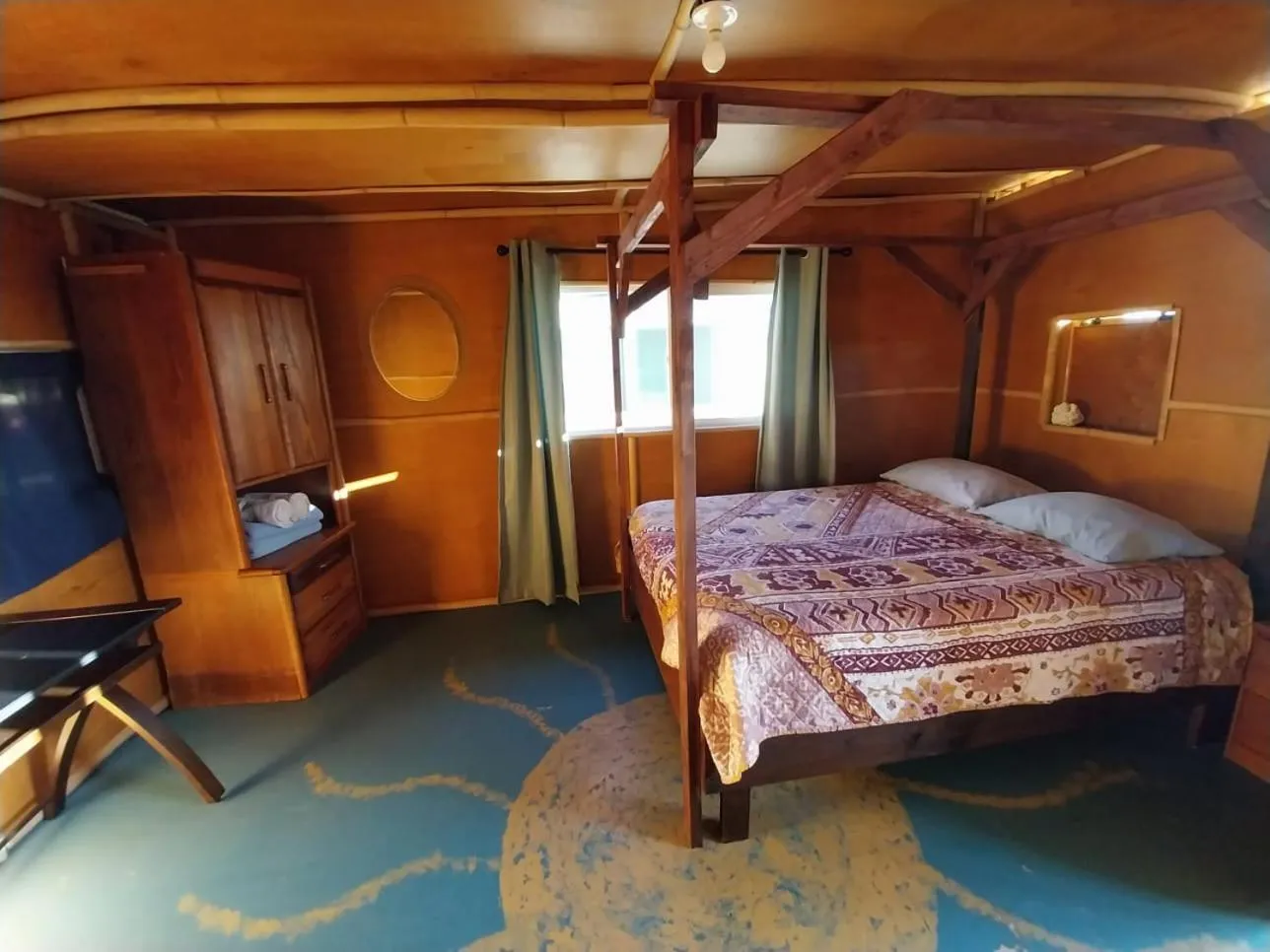 Bed in Open Gate Hostel Hawaii