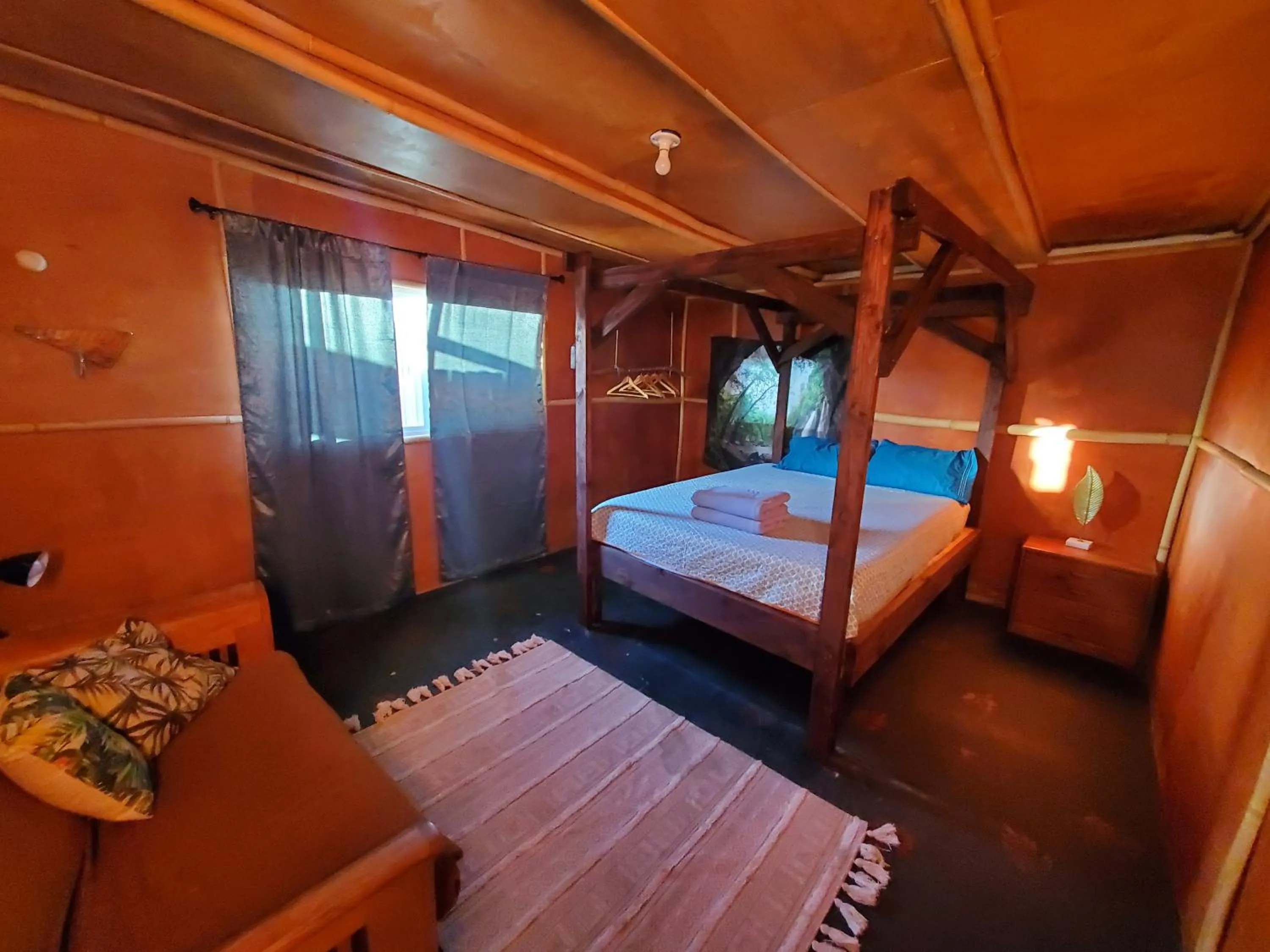 Bed in Open Gate Hostel Hawaii