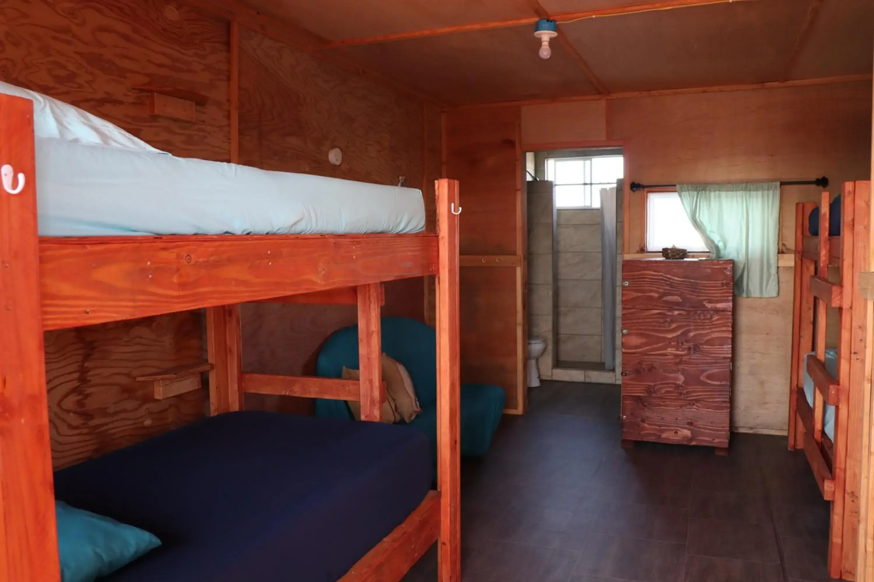 Bed in 4-Bed Mixed Dormitory Room in Open Gate Hostel Hawaii Bed in 4-Bed Mixed Dormitory Room in Open Gate Hostel Hawaii