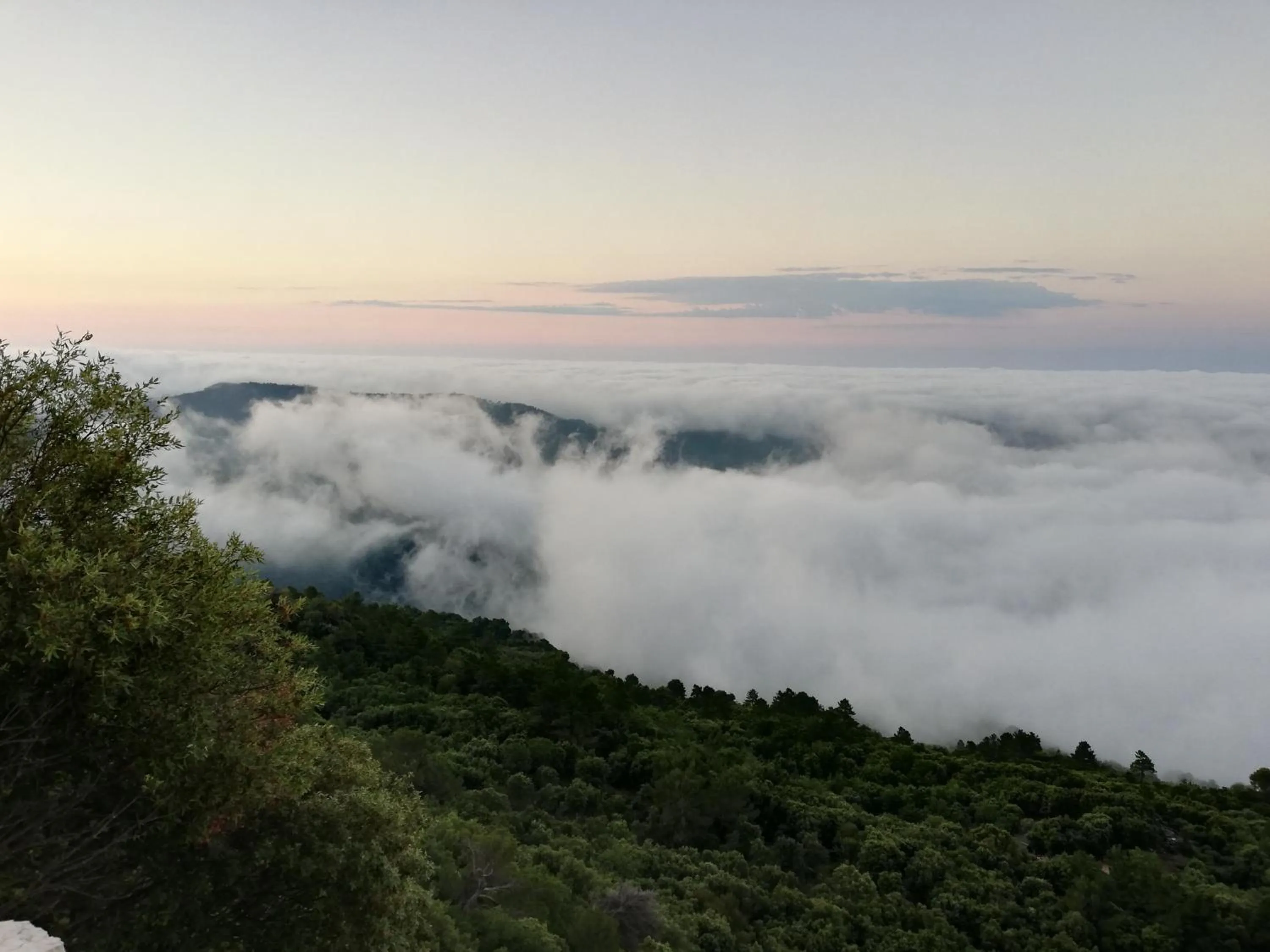 Sunrise in chambre campagnarde
