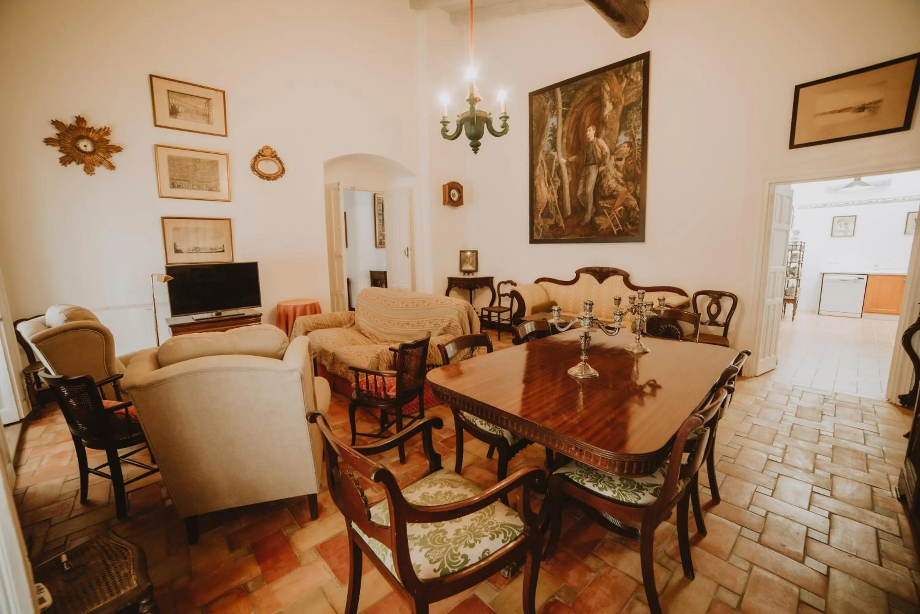 Communal lounge/ TV room in Posada La Casa Del Pintor