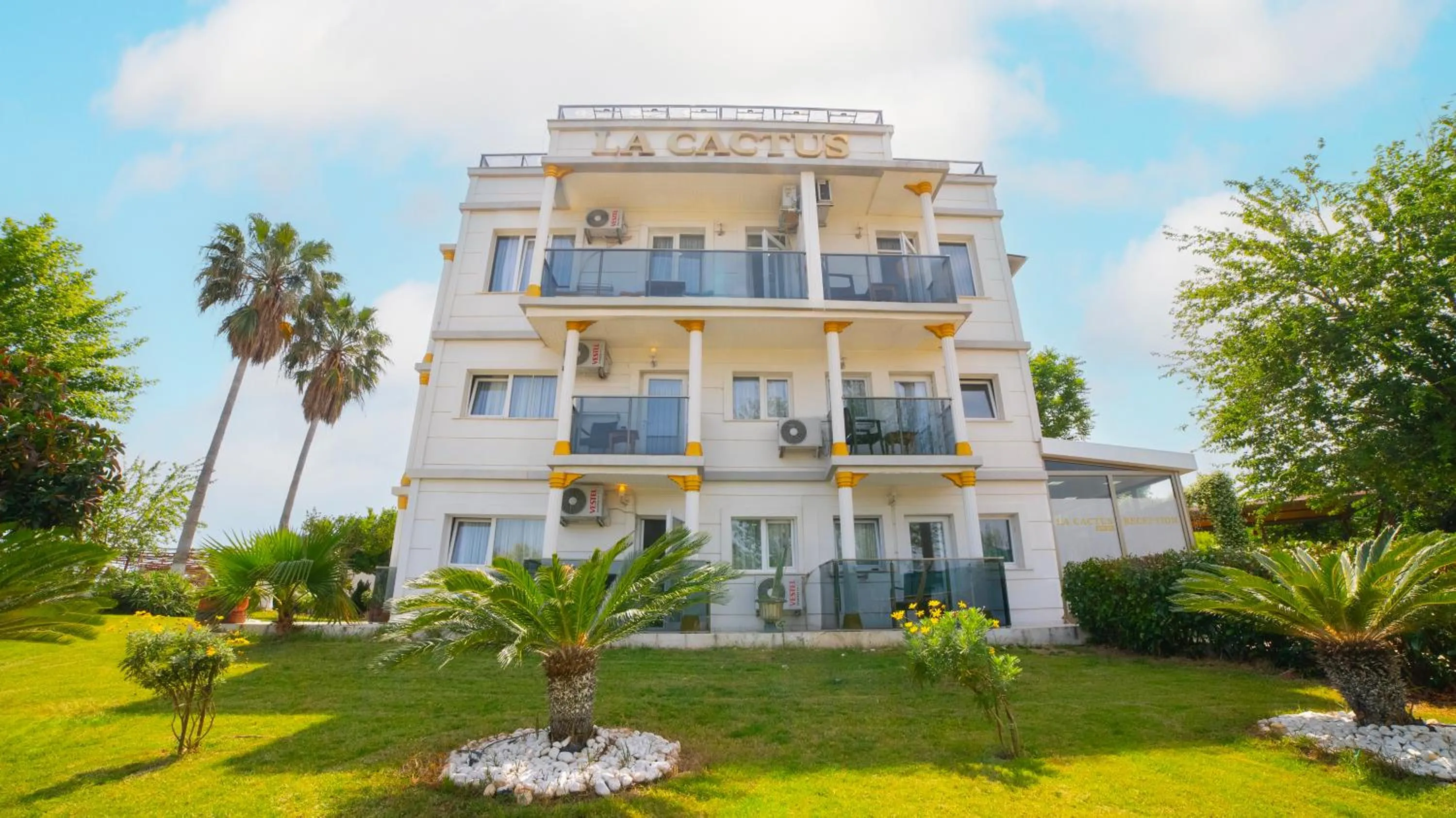 Property building in La Cactus Boutique Hotel