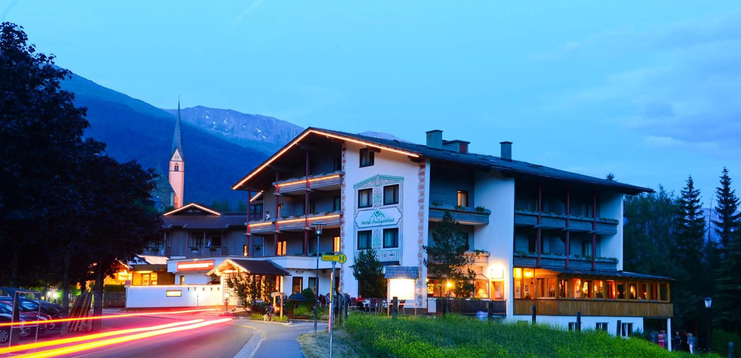 Facade/entrance in Sporthotel Heiligenblut