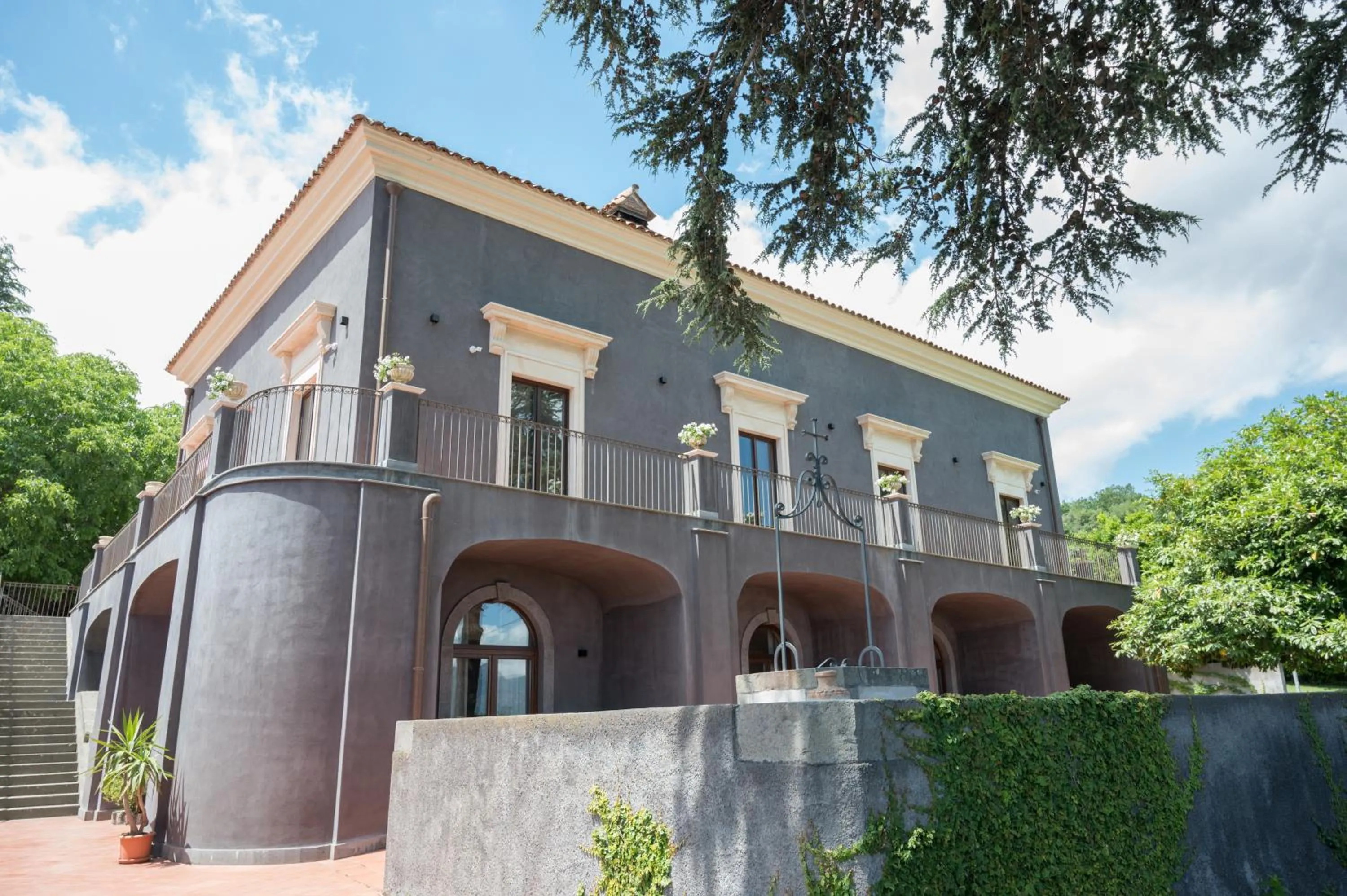 Property building in Santoro Country House