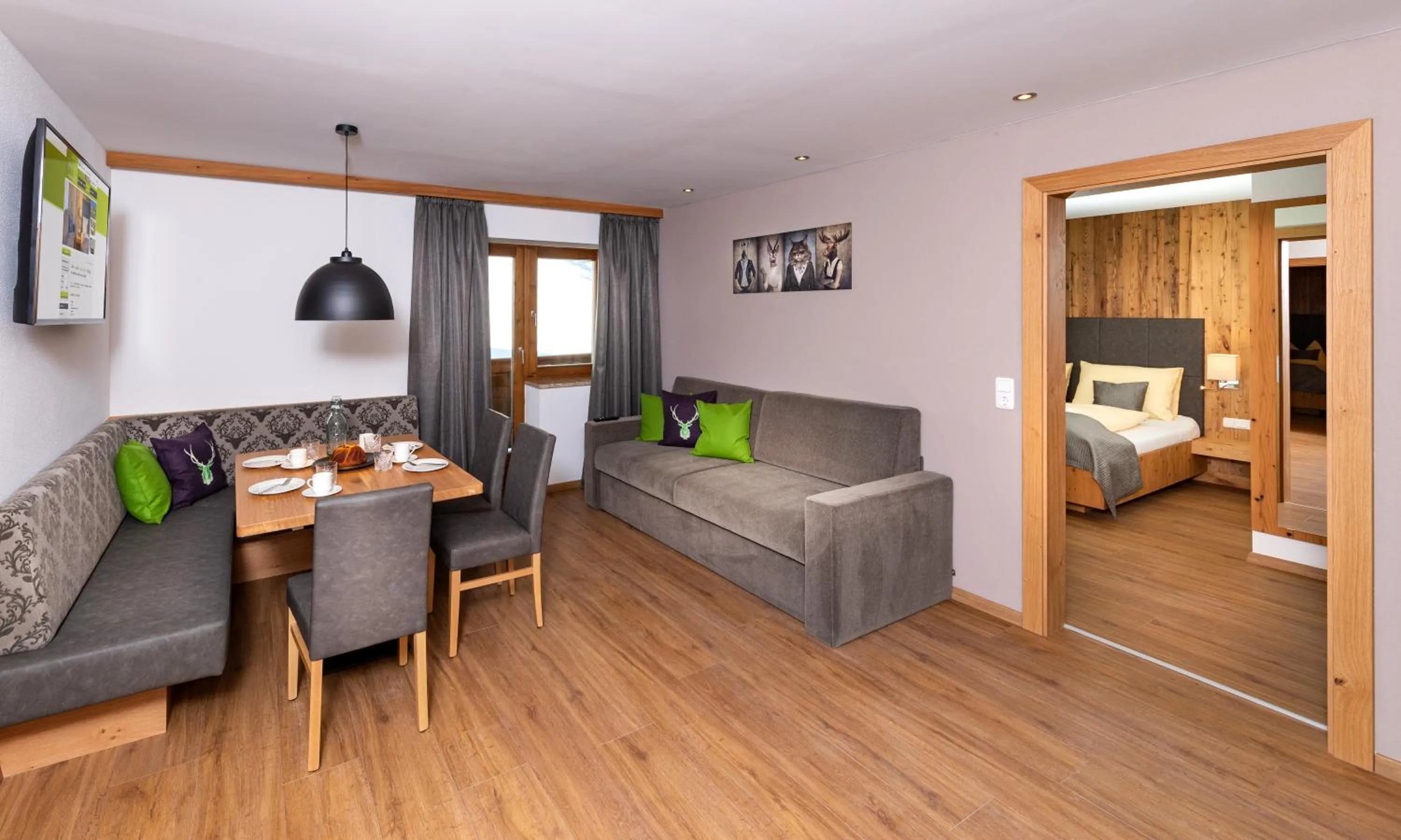 Living room, Bed in Das Grünholz Aparthotel