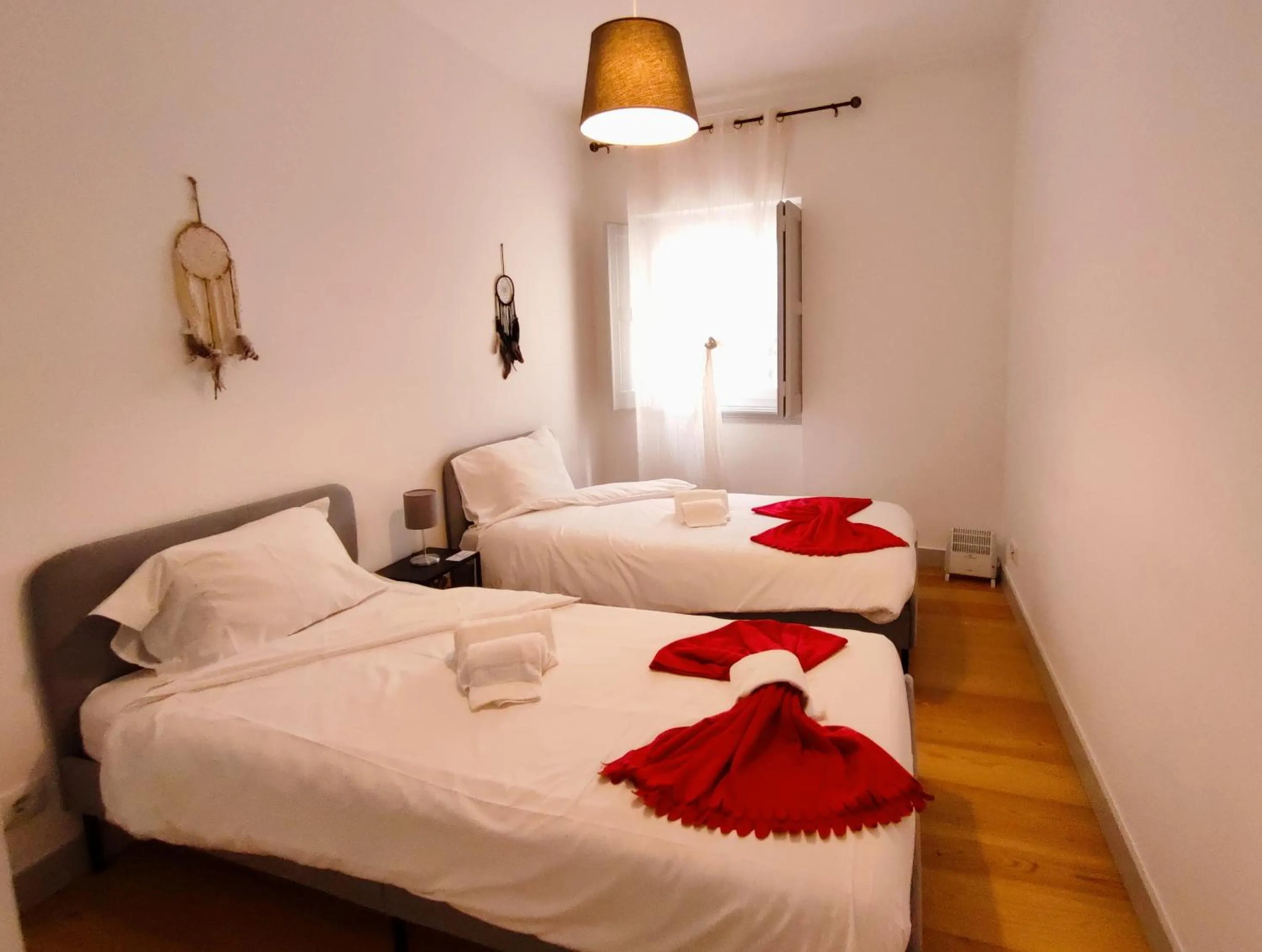 Bedroom, Bed in Casas da Biquinha