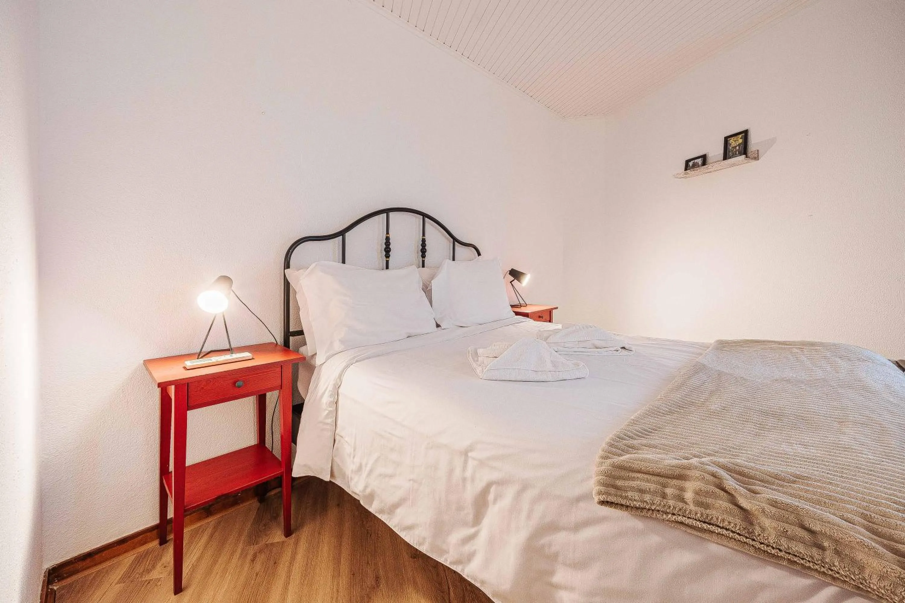 Bedroom, Bed in Casas da Biquinha