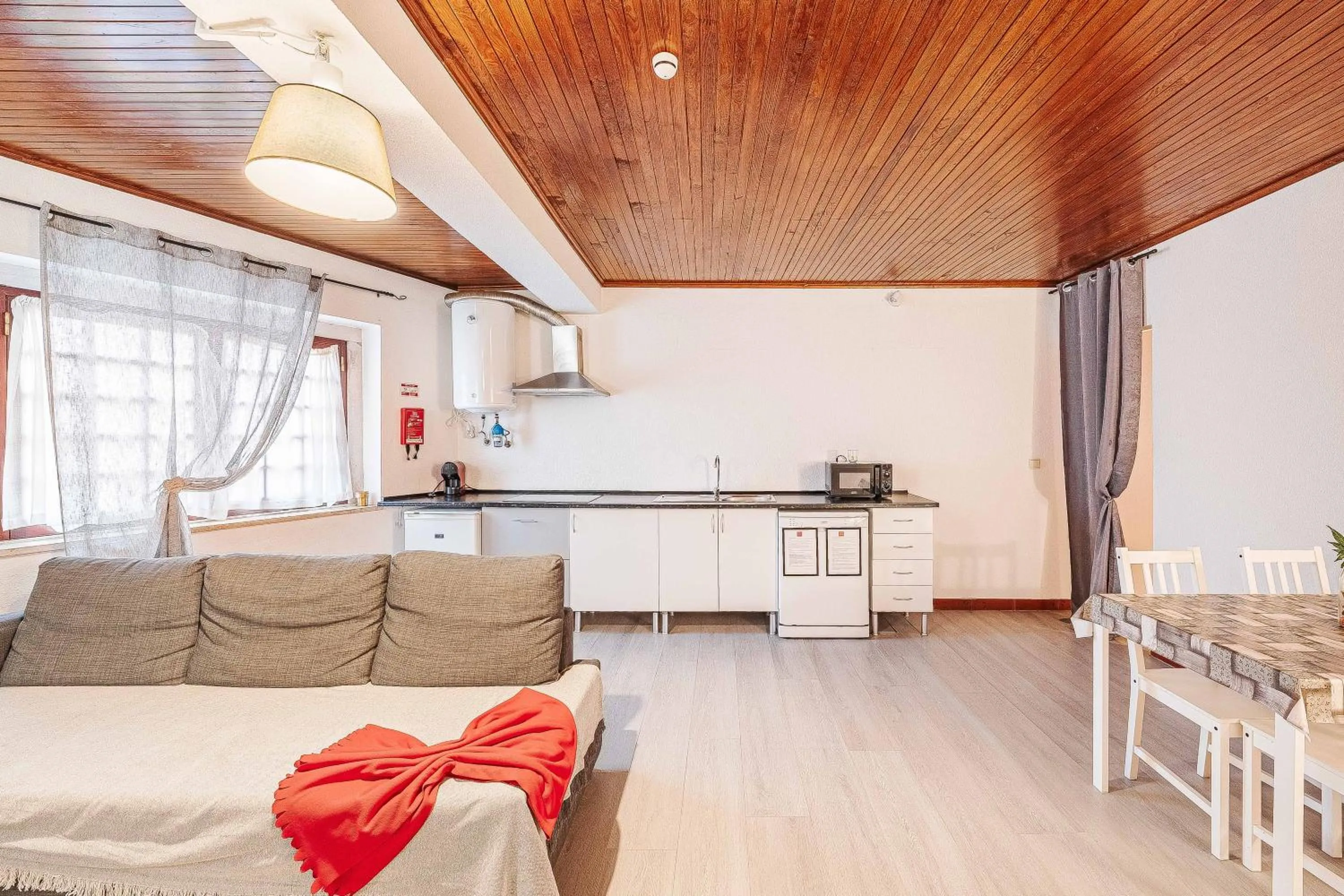 Kitchen or kitchenette in Casas da Biquinha