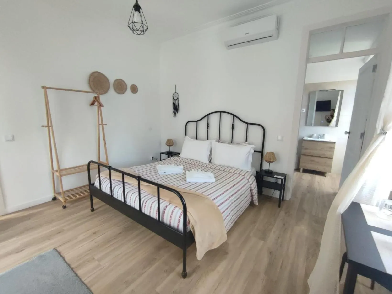 Bedroom, Bed in Casas da Biquinha